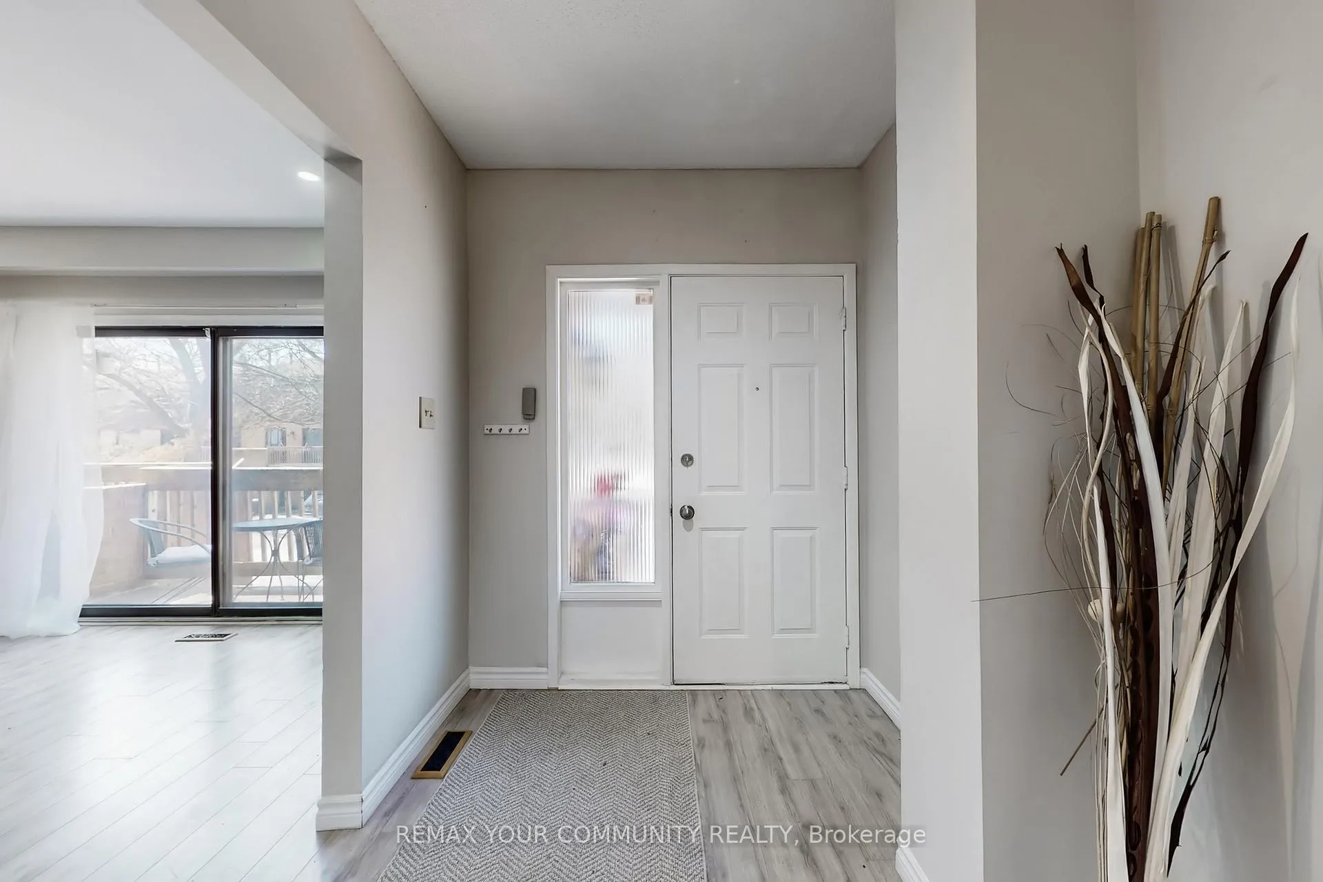 Photo 11 of Unit 16, 72 Ashglen Way, Markham, Unionville — HOMEH