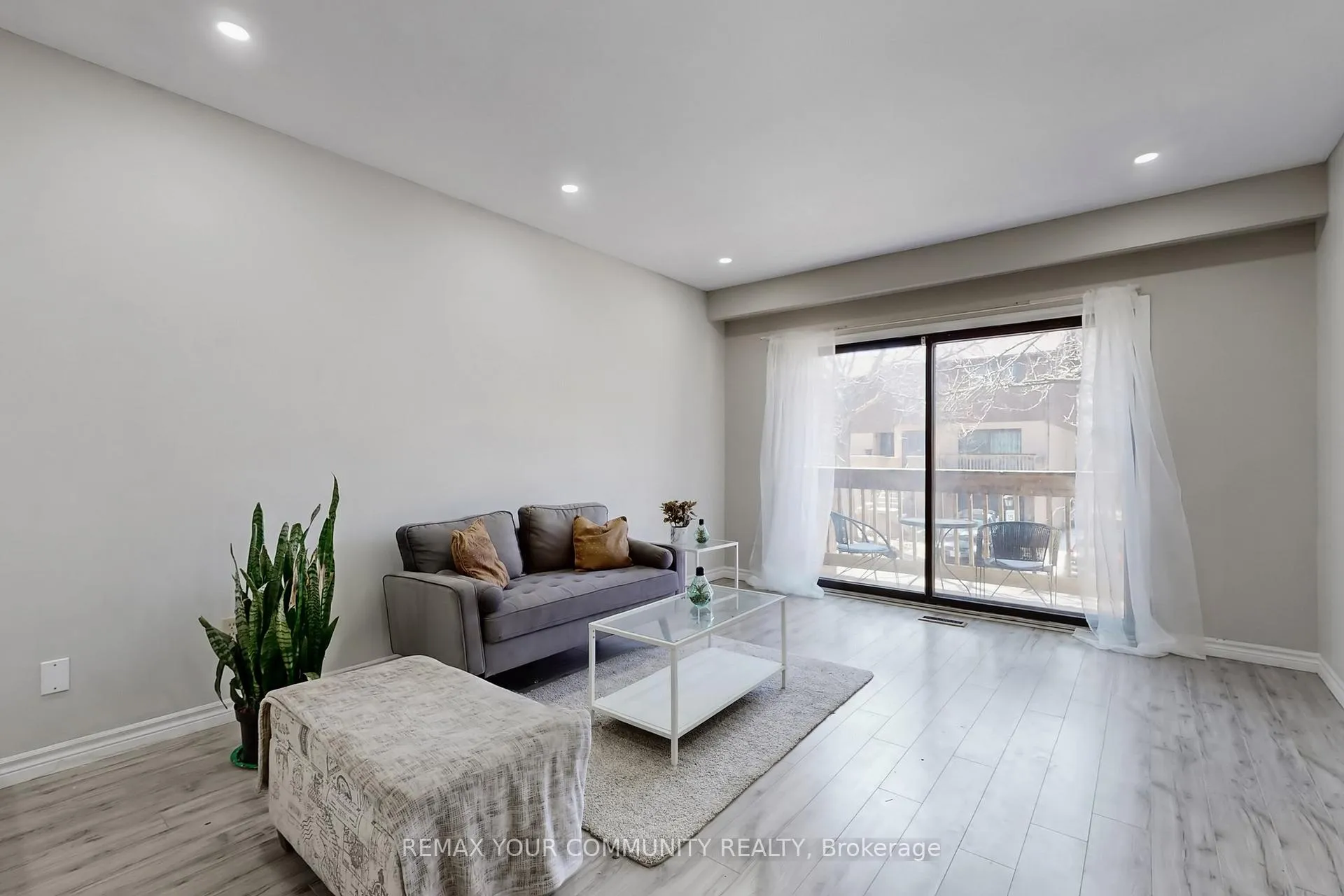 Photo 17 of Unit 16, 72 Ashglen Way, Markham, Unionville — HOMEH