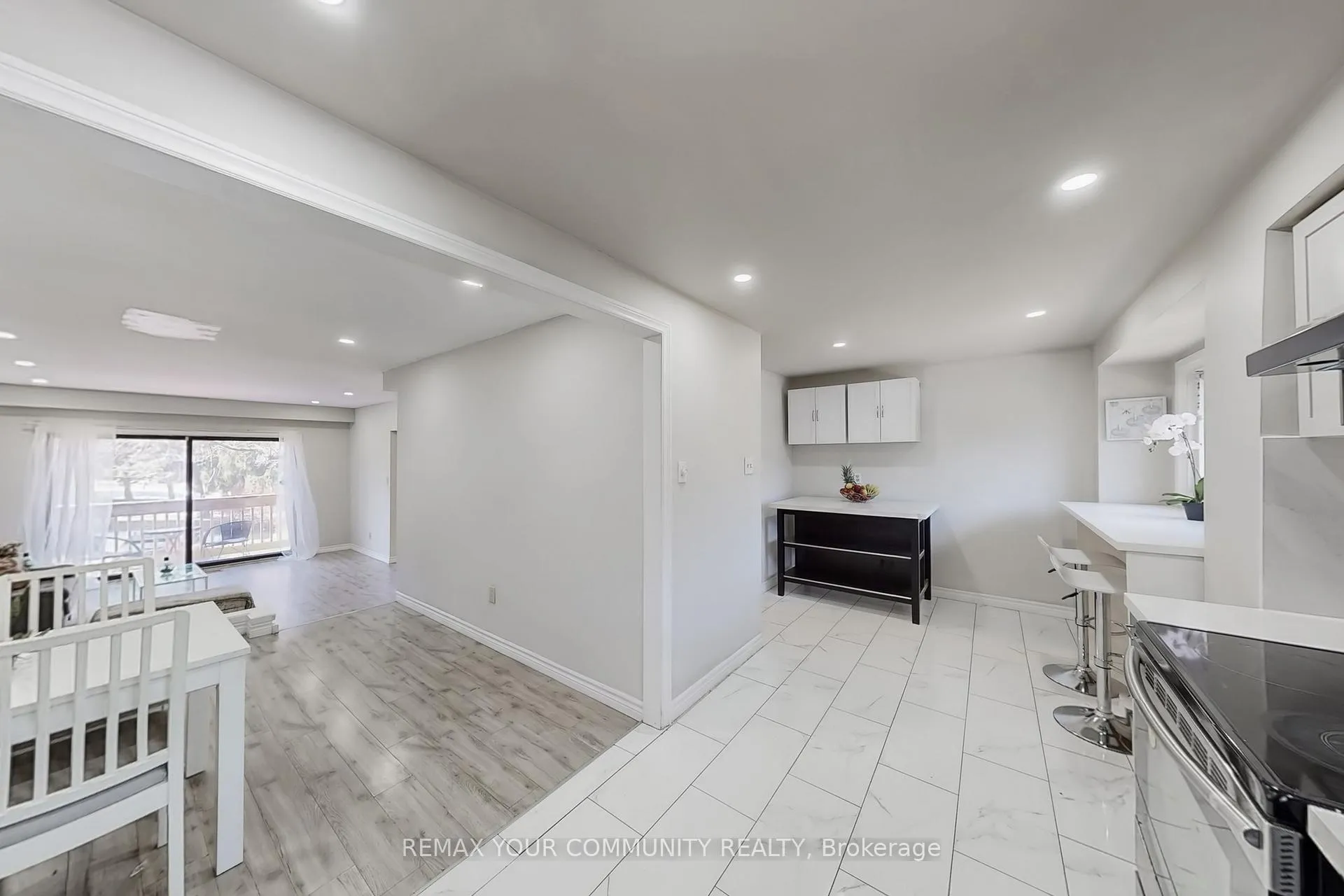 Photo 42 of Unit 16, 72 Ashglen Way, Markham, Unionville — HOMEH