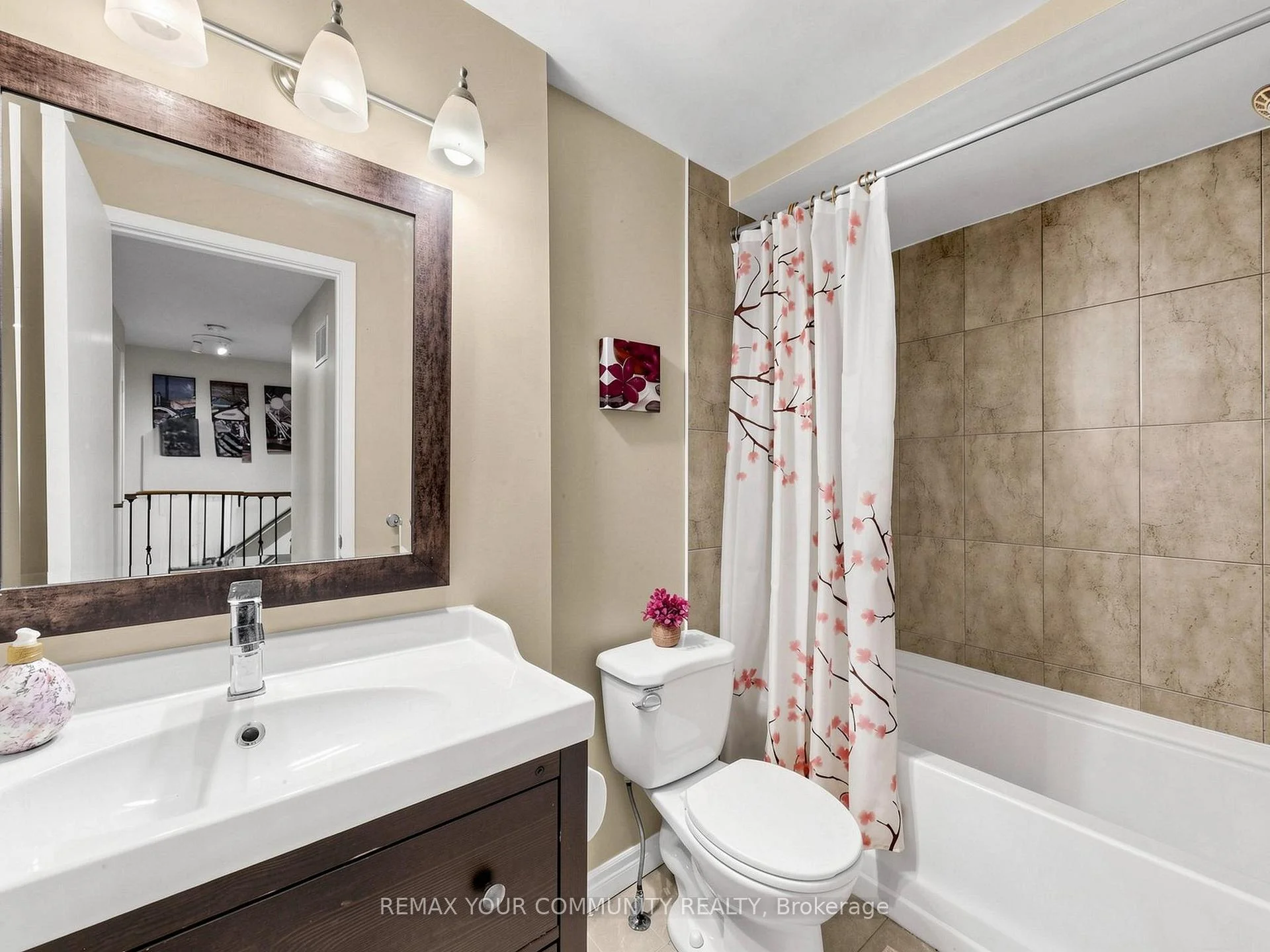 Photo 66 of Unit 16, 72 Ashglen Way, Markham, Unionville — HOMEH