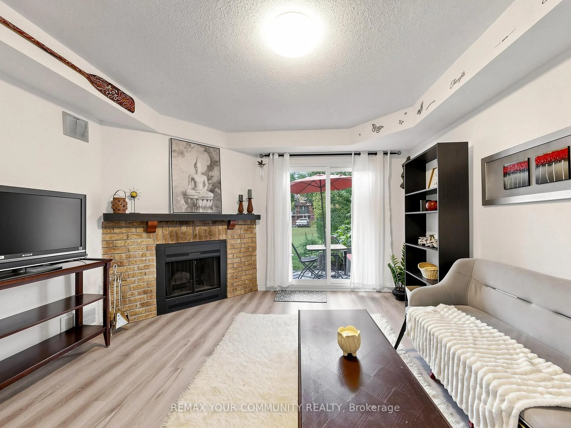 Photo 72 of Unit 16, 72 Ashglen Way, Markham, Unionville — HOMEH