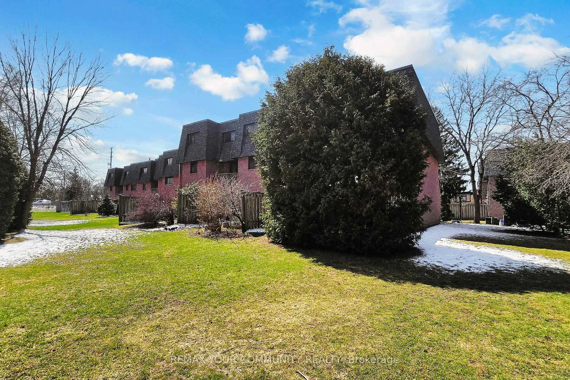 Photo 90 of Unit 16, 72 Ashglen Way, Markham, Unionville — HOMEH
