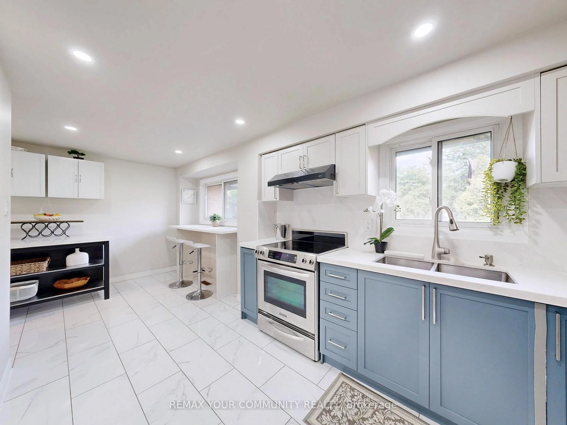 Photo 32 of Unit 16, 72 Ashglen Way, Markham, Unionville — HOMEH