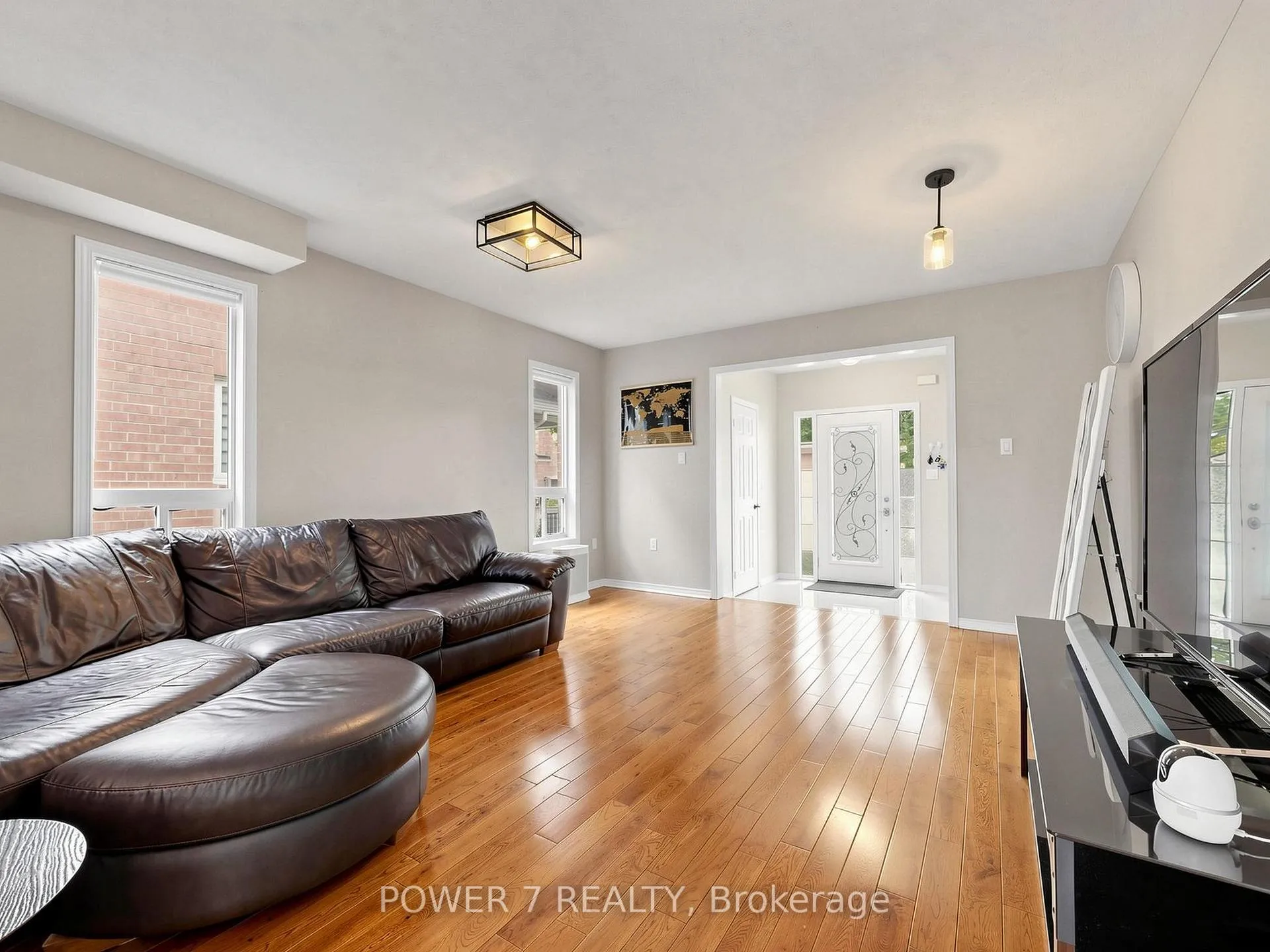 Photo 10 of 117 St Urbain Drive, Vaughan, Vellore Village — HOMEH