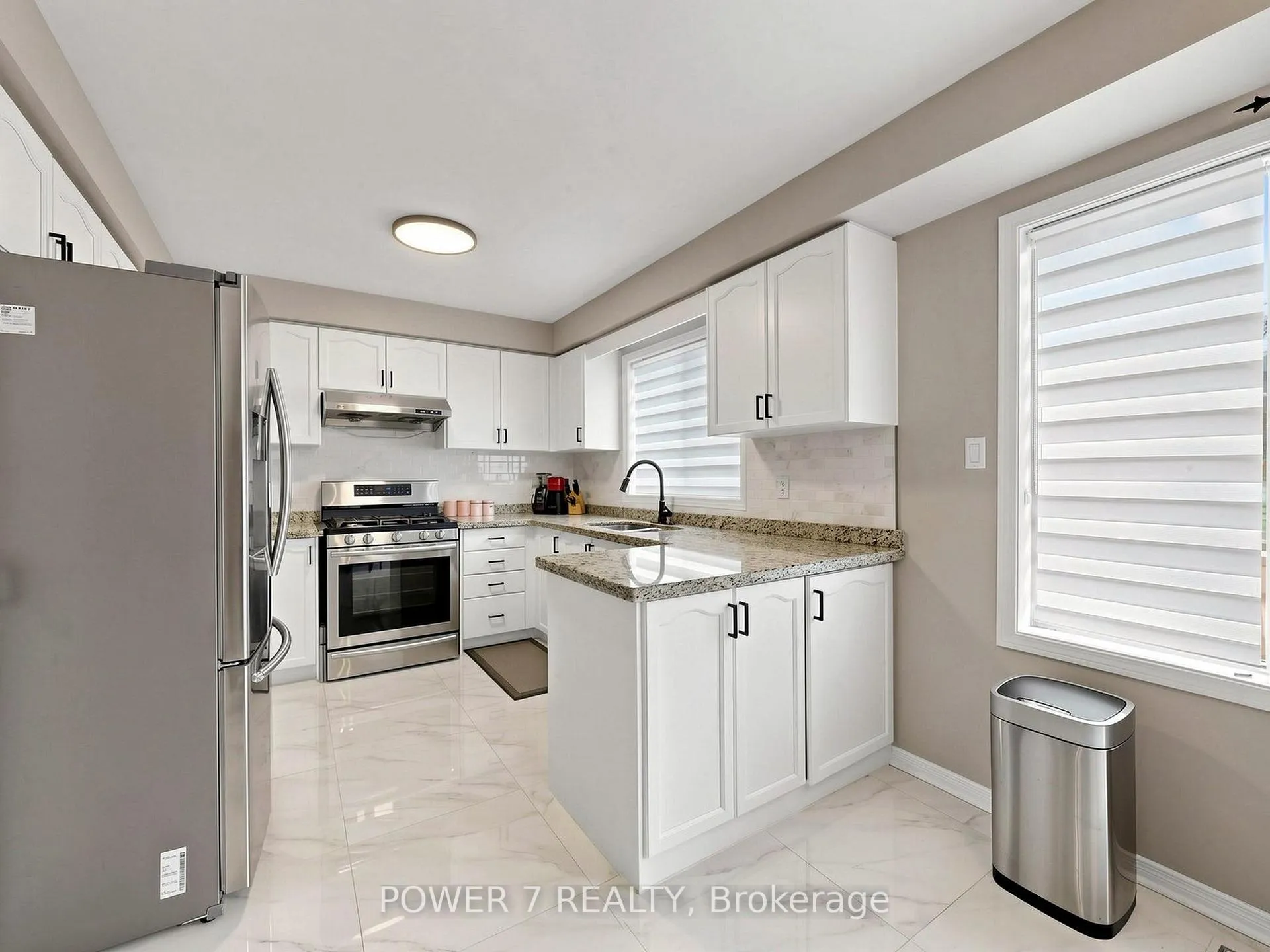 Photo 17 of 117 St Urbain Drive, Vaughan, Vellore Village — HOMEH