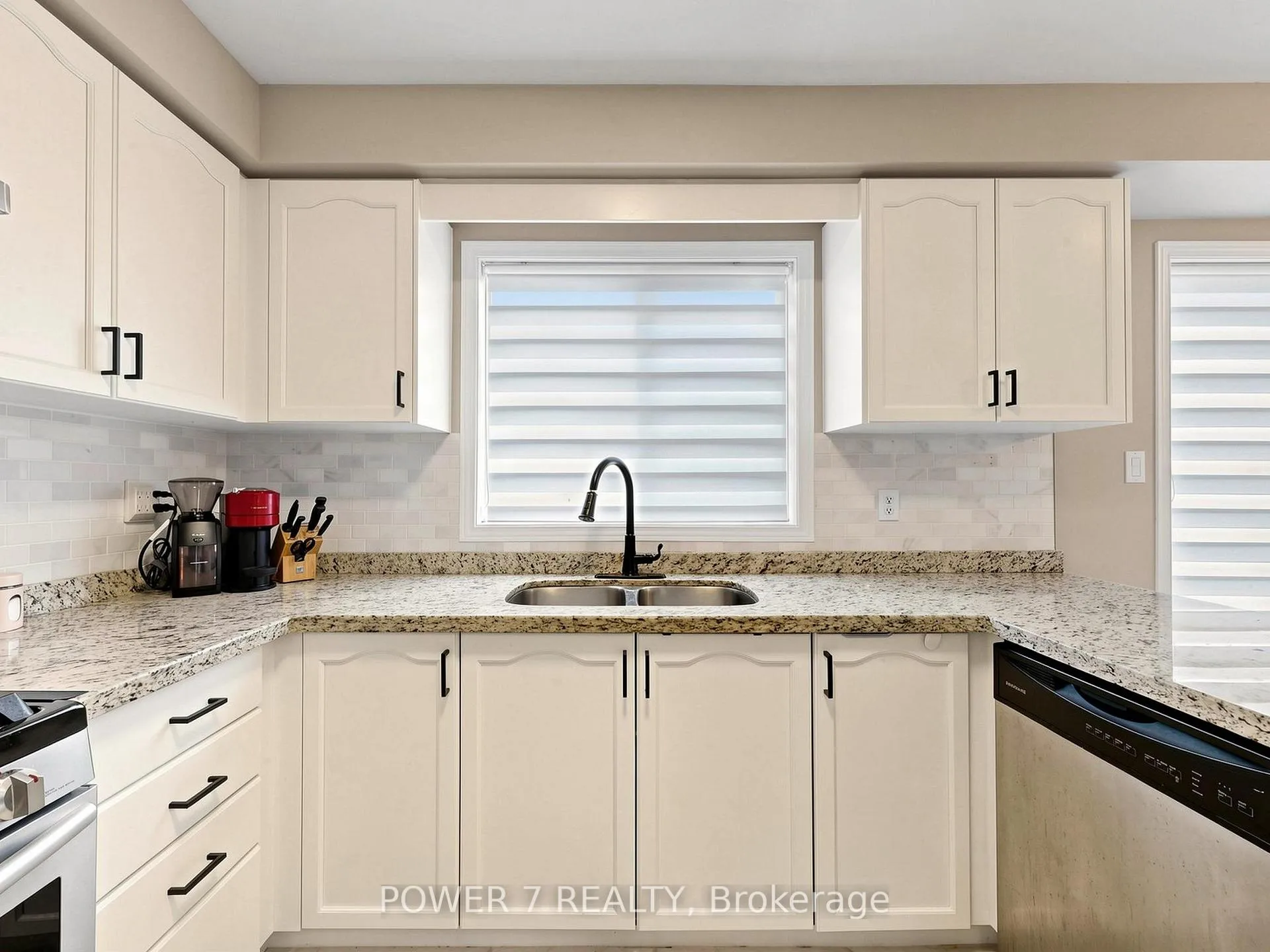 Photo 19 of 117 St Urbain Drive, Vaughan, Vellore Village — HOMEH