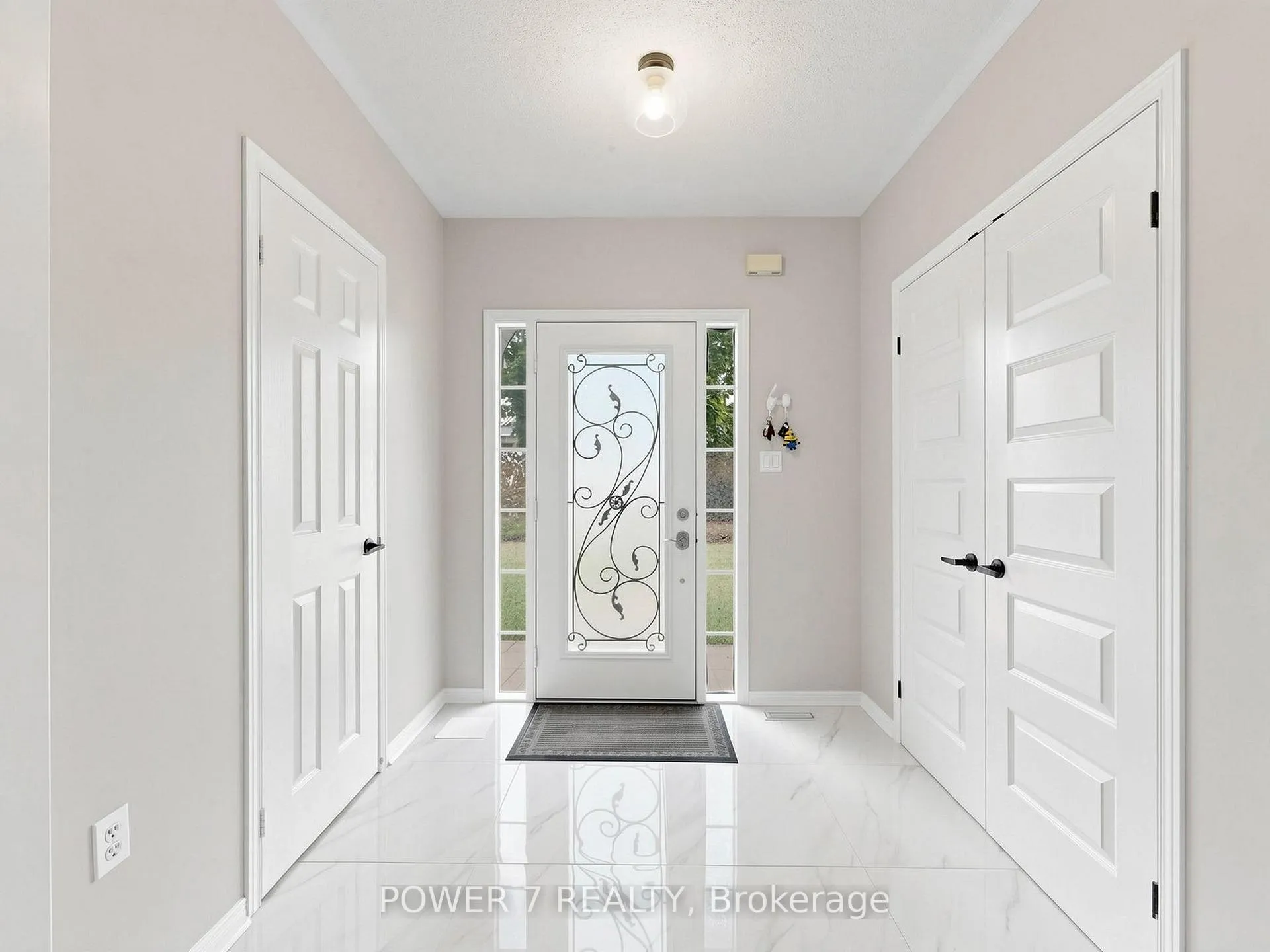 Photo 23 of 117 St Urbain Drive, Vaughan, Vellore Village — HOMEH