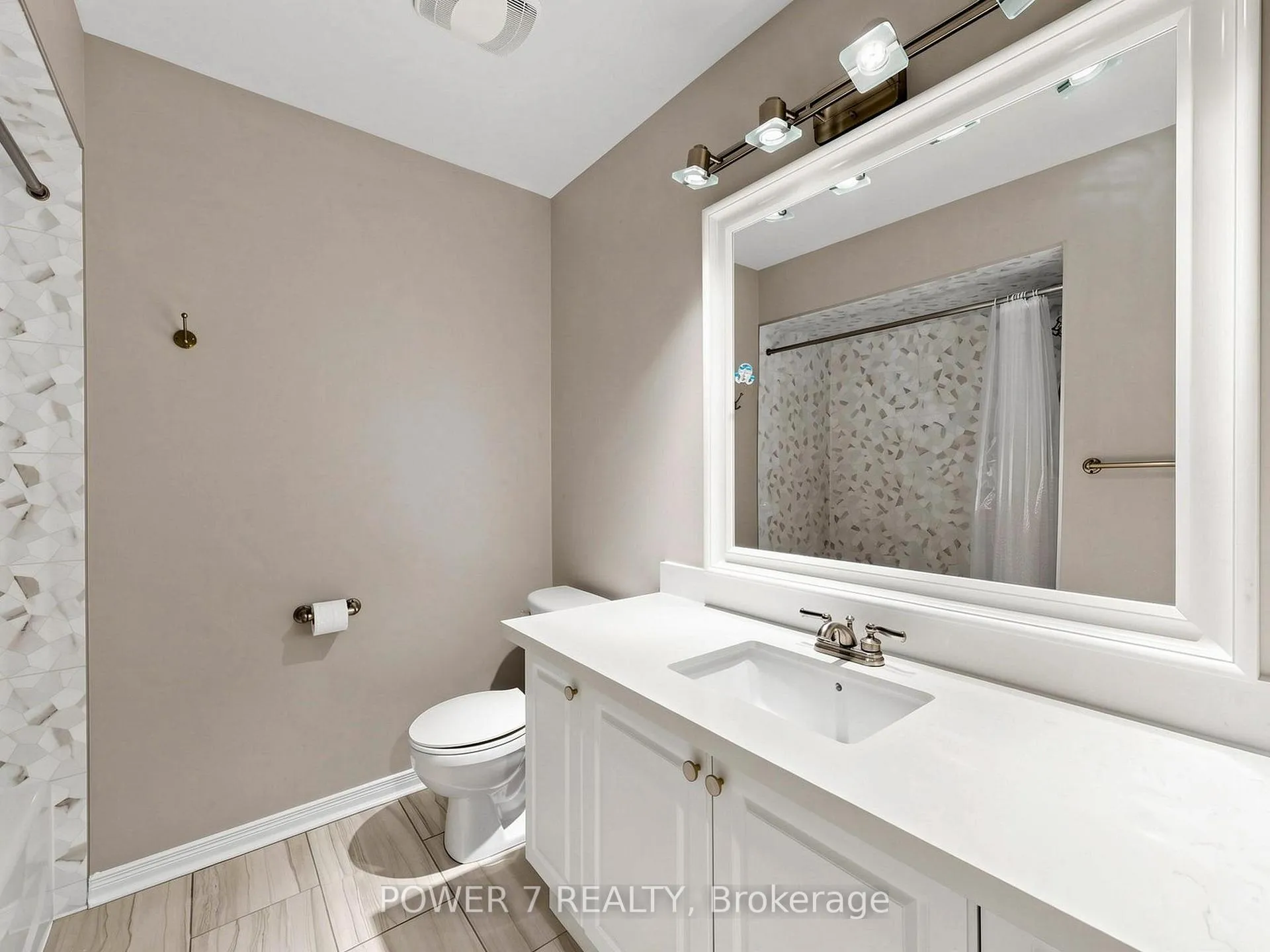 Photo 38 of 117 St Urbain Drive, Vaughan, Vellore Village — HOMEH