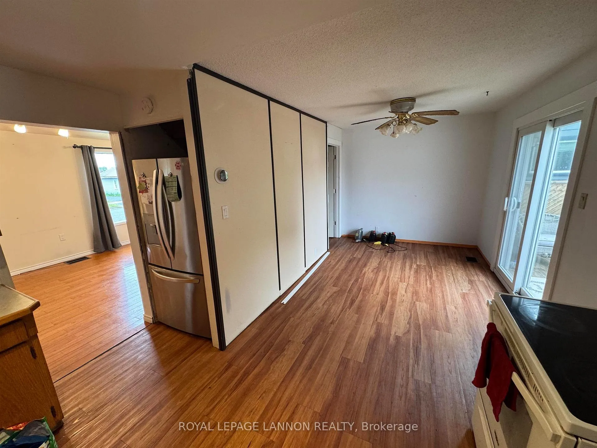 Photo 6 of 474 Mary St. E. E, Thunder Bay, Westfort — HOMEH
