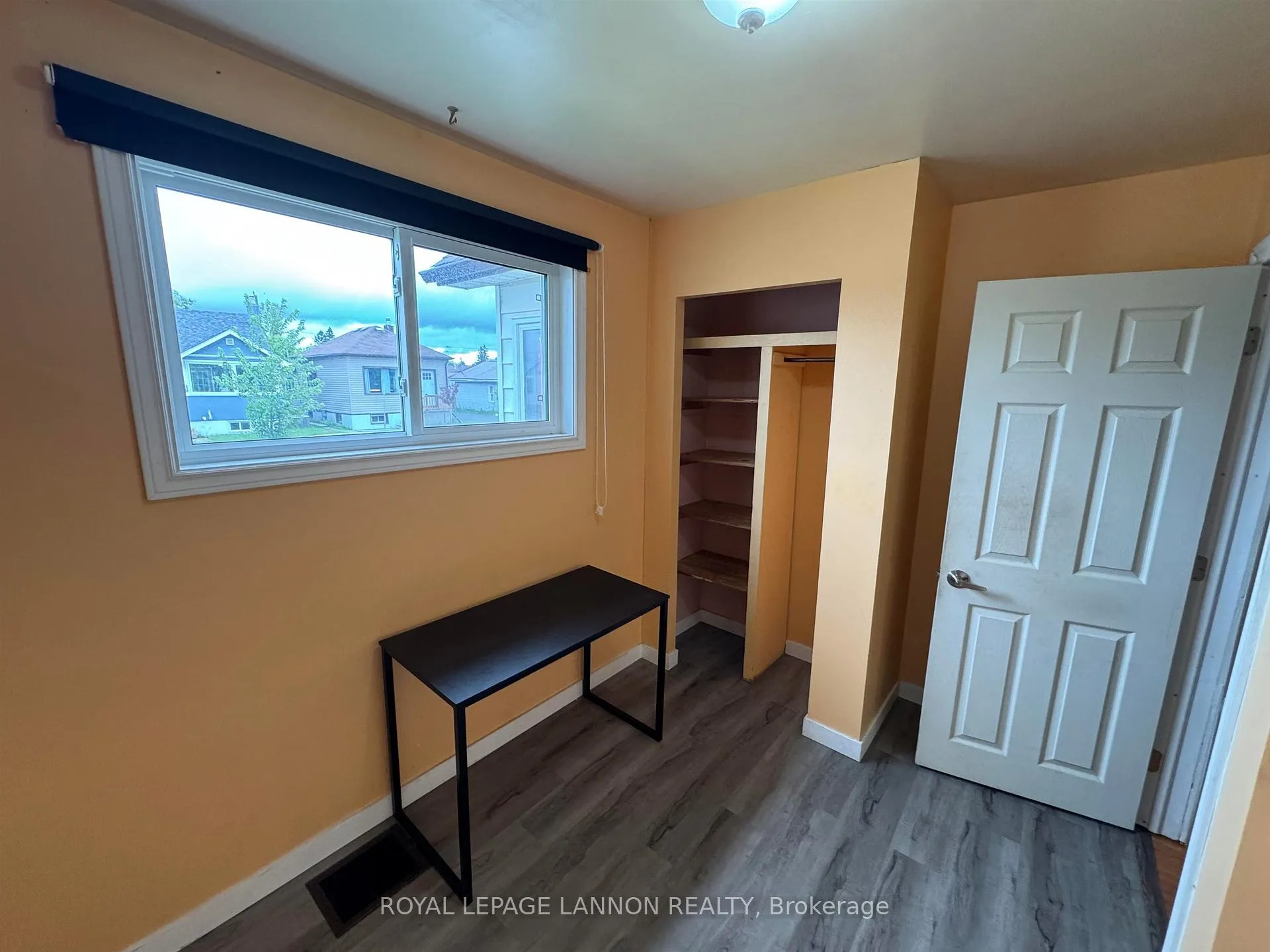Photo 8 of 474 Mary St. E. E, Thunder Bay, Westfort — HOMEH