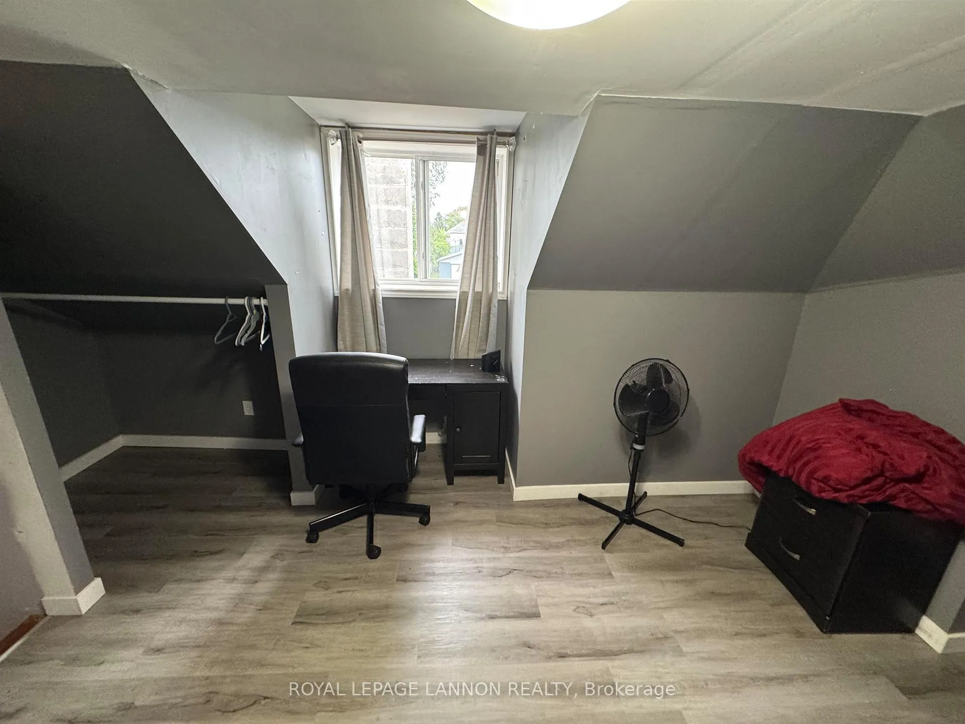 Photo 14 of 474 Mary St. E. E, Thunder Bay, Westfort — HOMEH