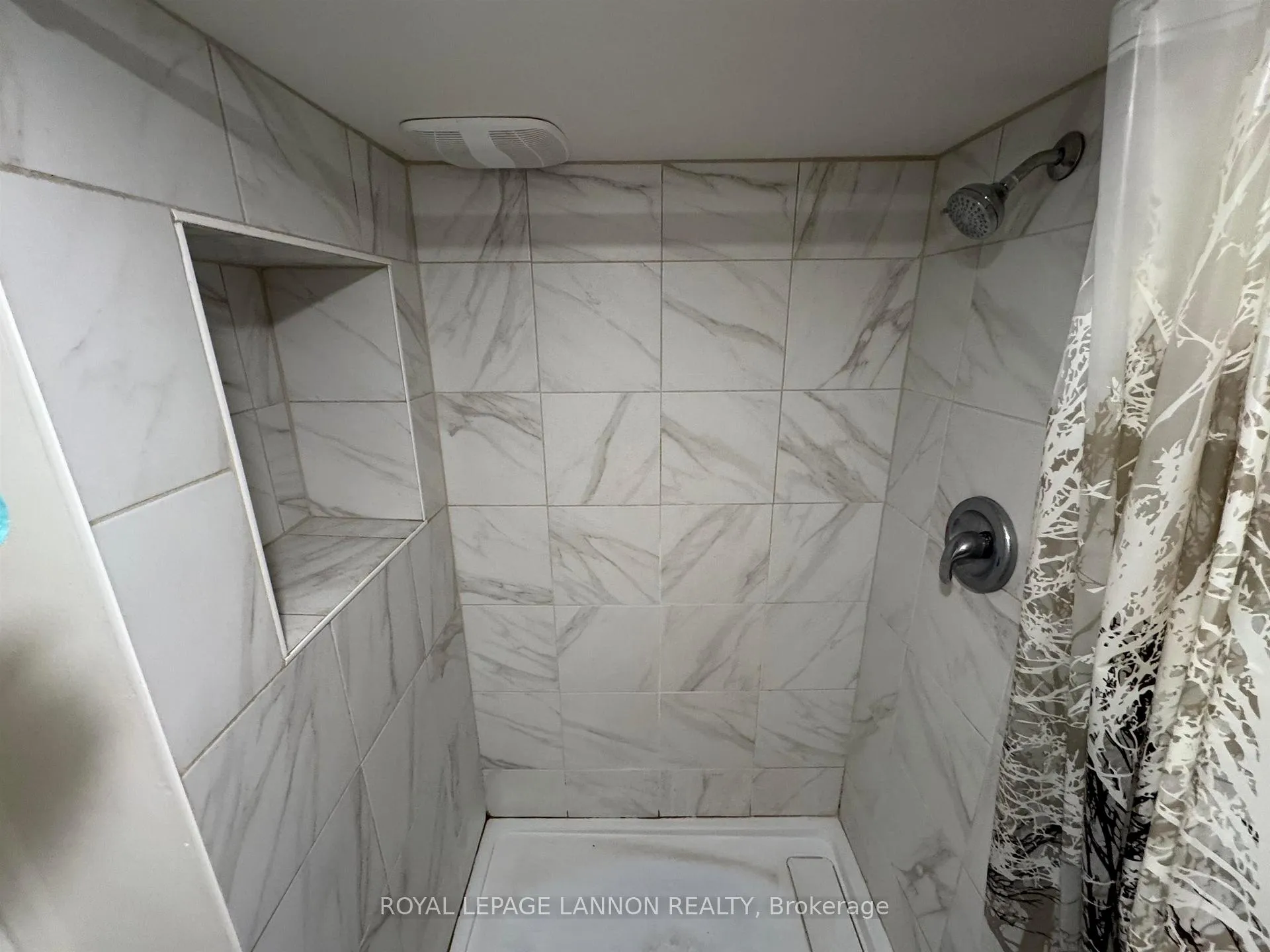 Photo 21 of 474 Mary St. E. E, Thunder Bay, Westfort — HOMEH