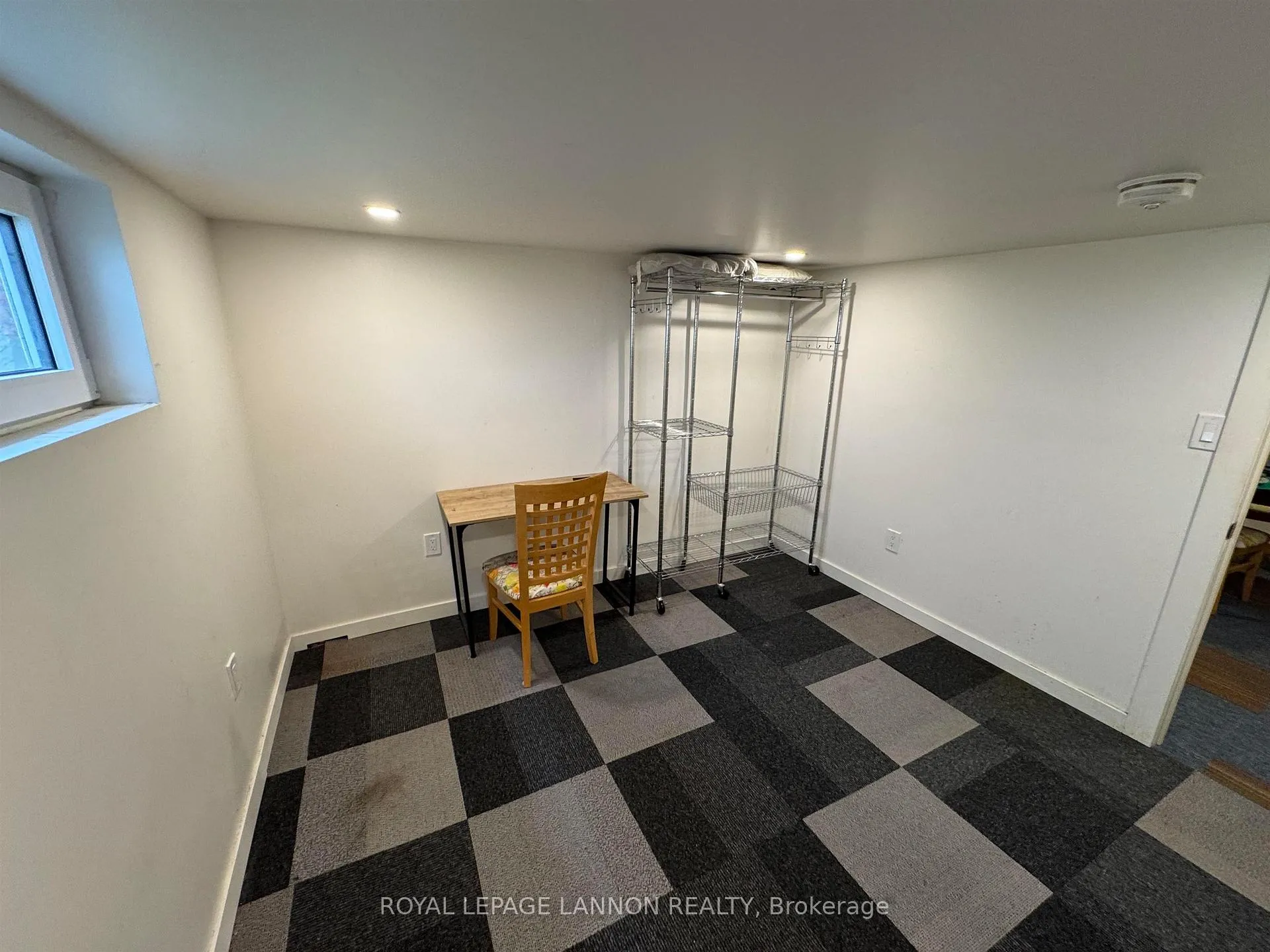 Photo 27 of 474 Mary St. E. E, Thunder Bay, Westfort — HOMEH