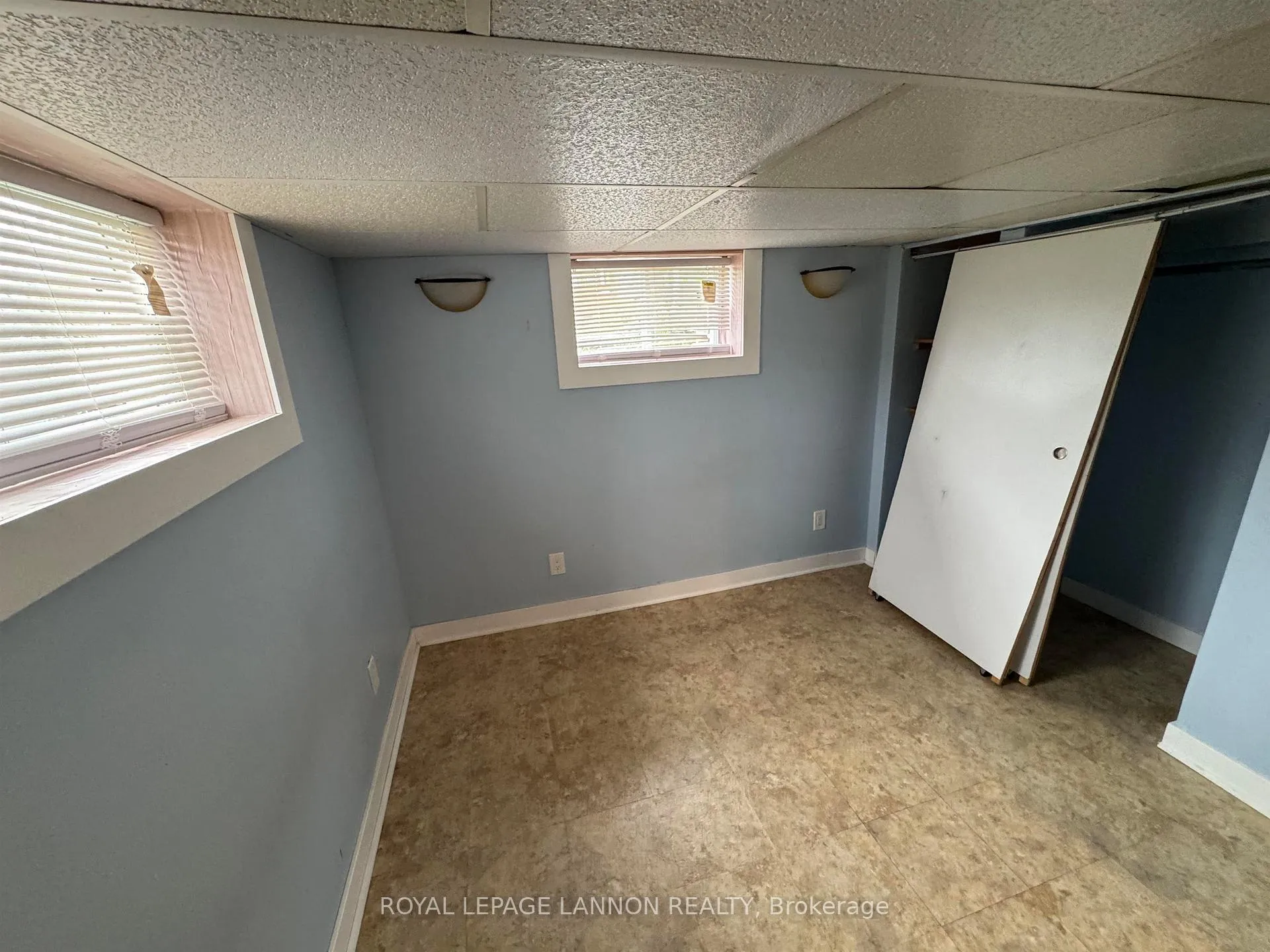 Photo 30 of 474 Mary St. E. E, Thunder Bay, Westfort — HOMEH