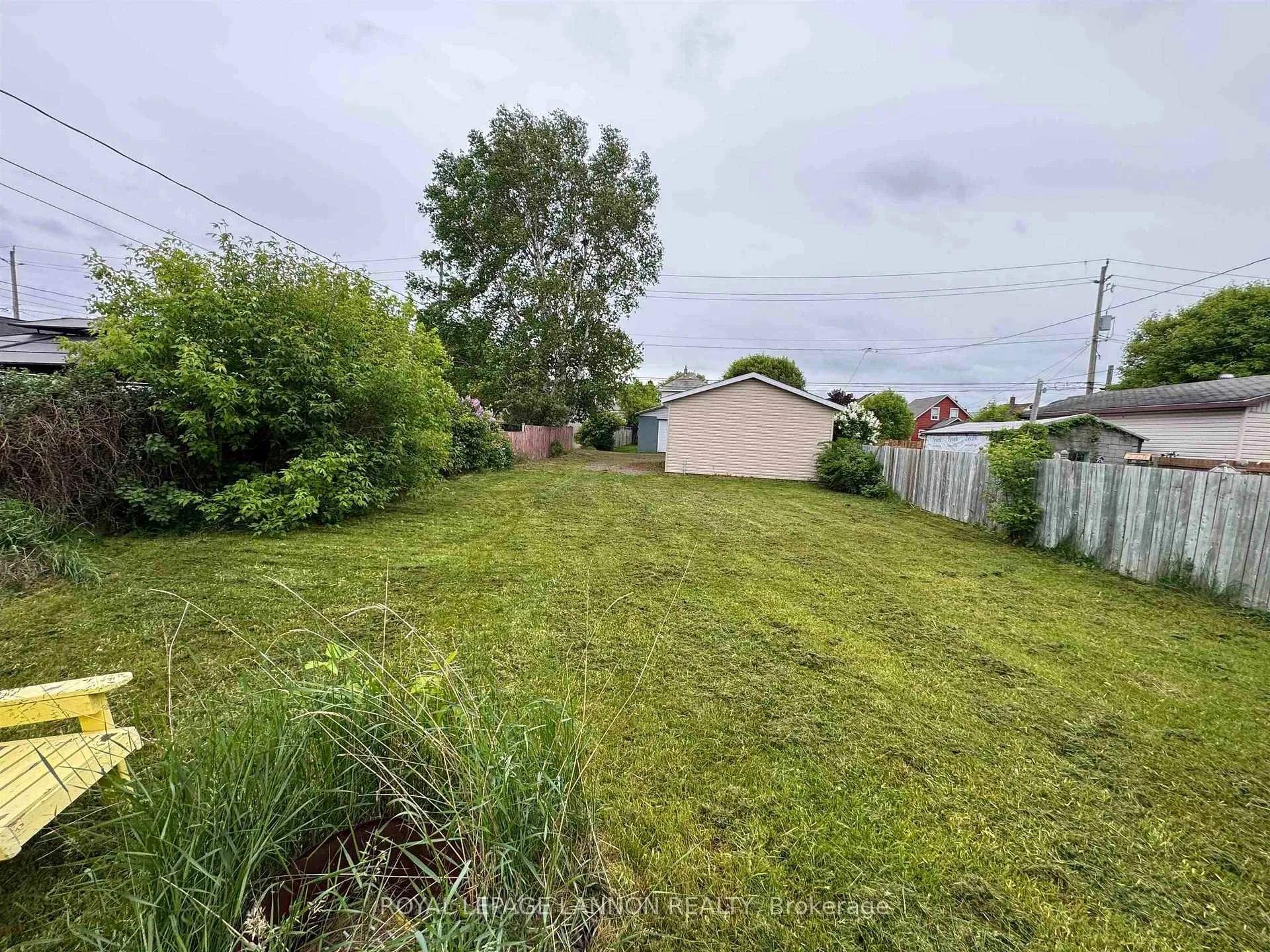 Photo 42 of 474 Mary St. E. E, Thunder Bay, Westfort — HOMEH