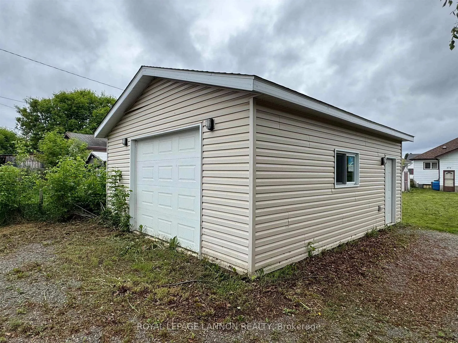 Photo 47 of 474 Mary St. E. E, Thunder Bay, Westfort — HOMEH