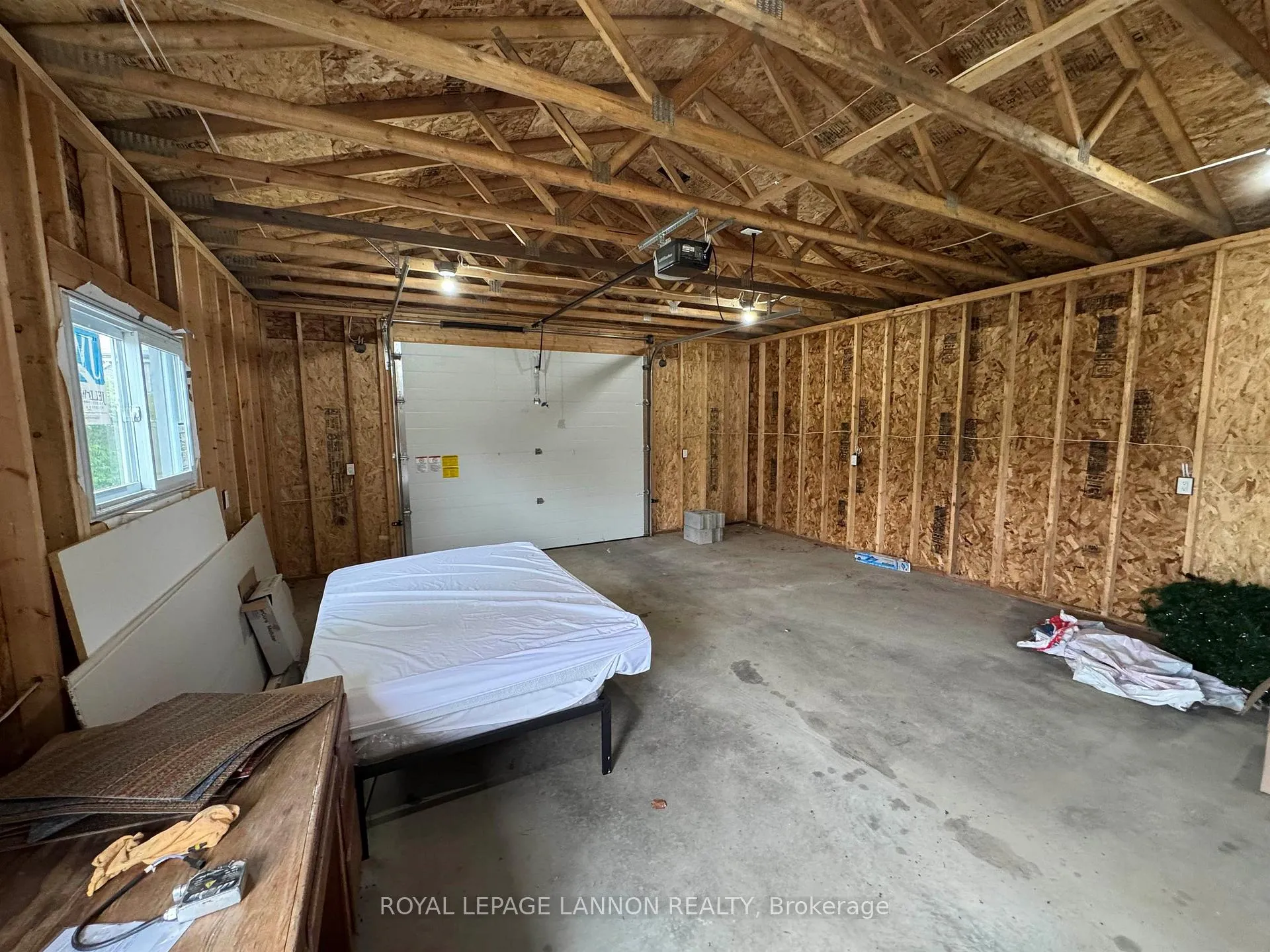 Photo 49 of 474 Mary St. E. E, Thunder Bay, Westfort — HOMEH