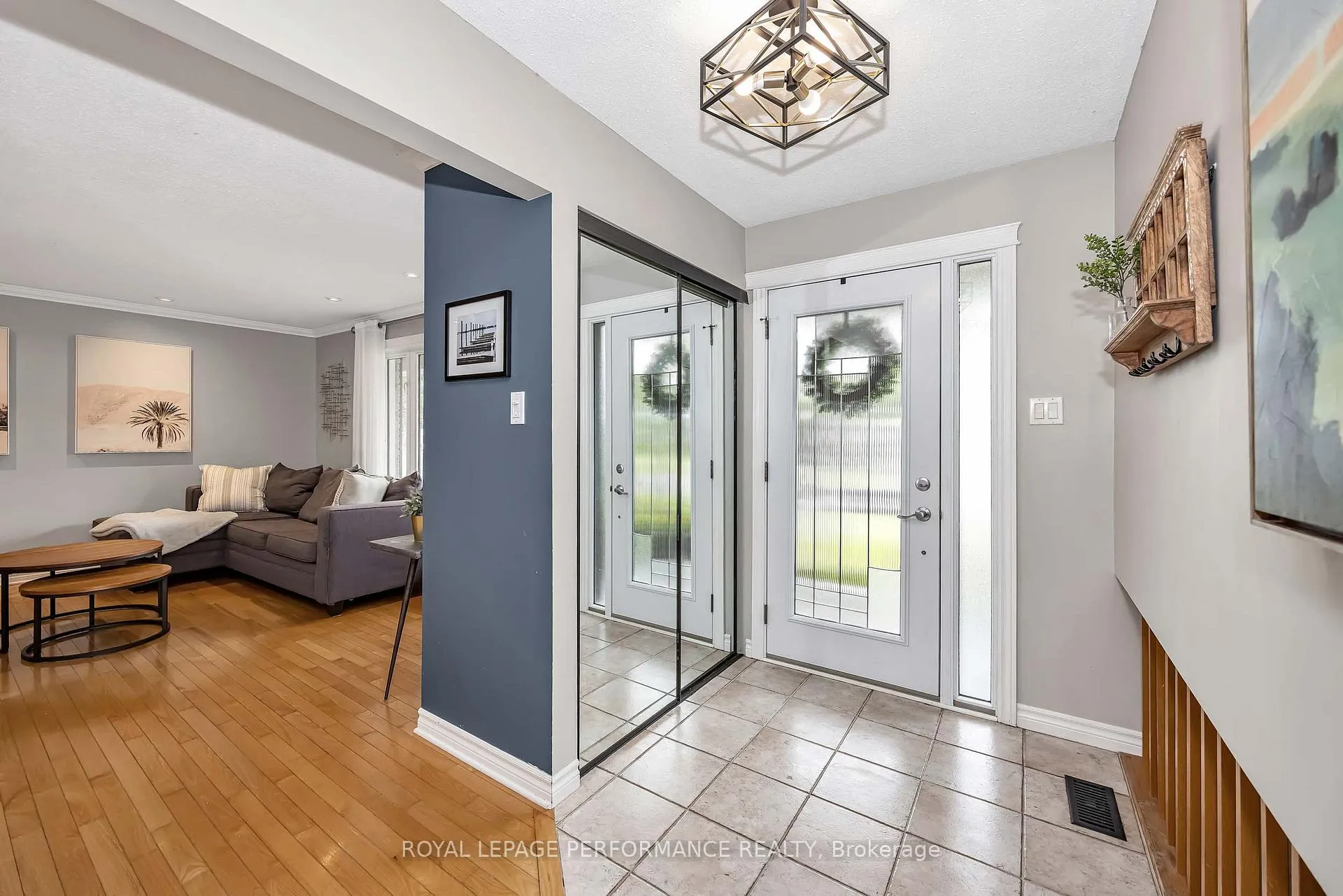 Photo 3 of 30 Promenade Boulevard, Russell, Embrun — HOMEH