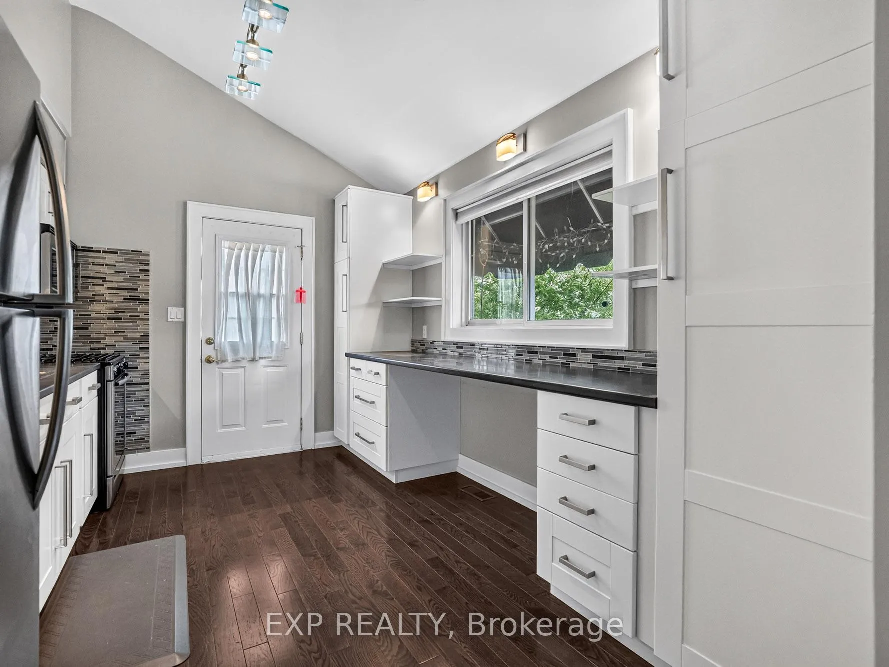 Photo 5 of 7350 Wilson Court, Niagara Falls, Oldfield — HOMEH