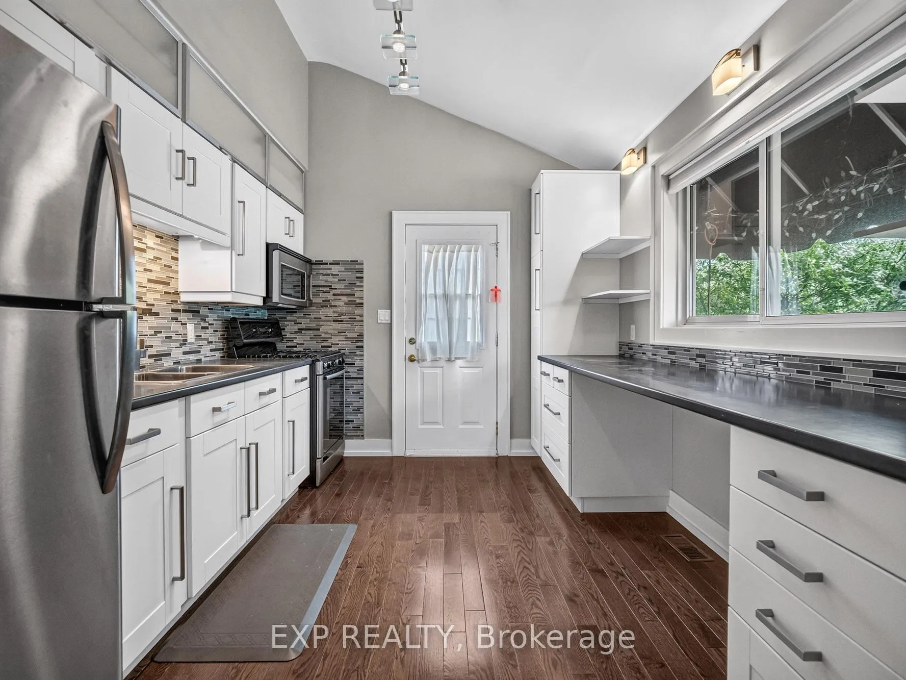 Photo 6 of 7350 Wilson Court, Niagara Falls, Oldfield — HOMEH
