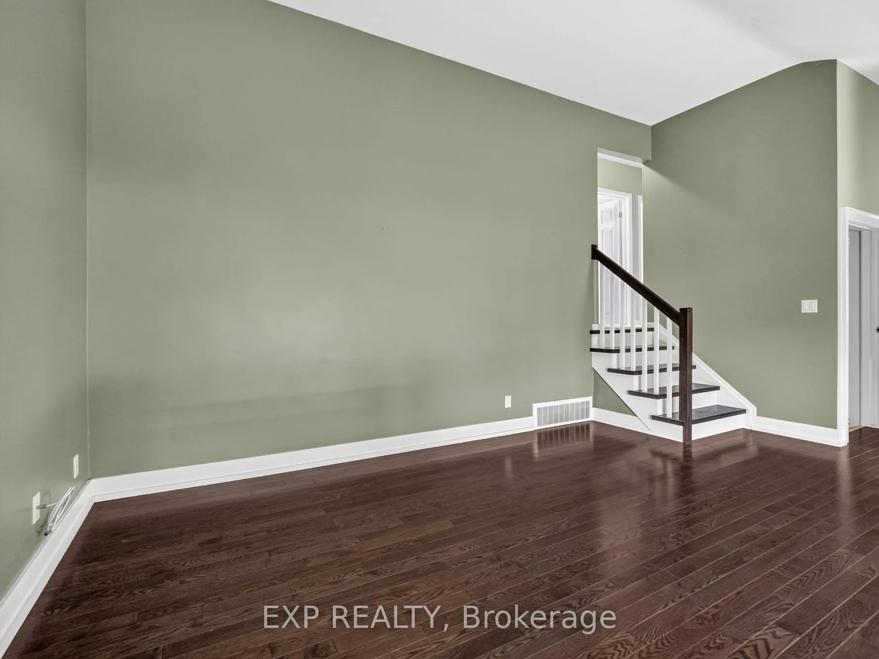 Photo 9 of 7350 Wilson Court, Niagara Falls, Oldfield — HOMEH