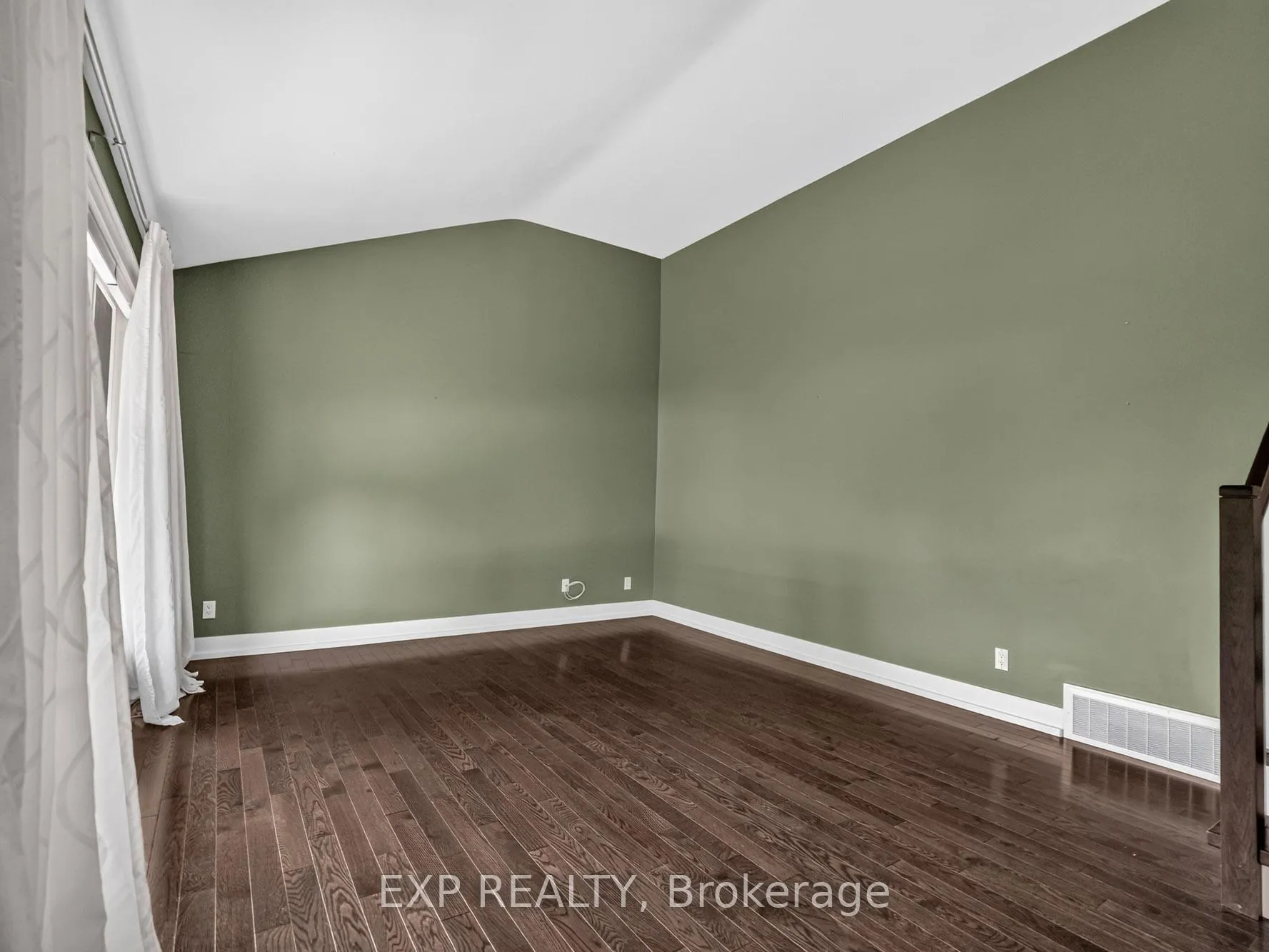Photo 11 of 7350 Wilson Court, Niagara Falls, Oldfield — HOMEH