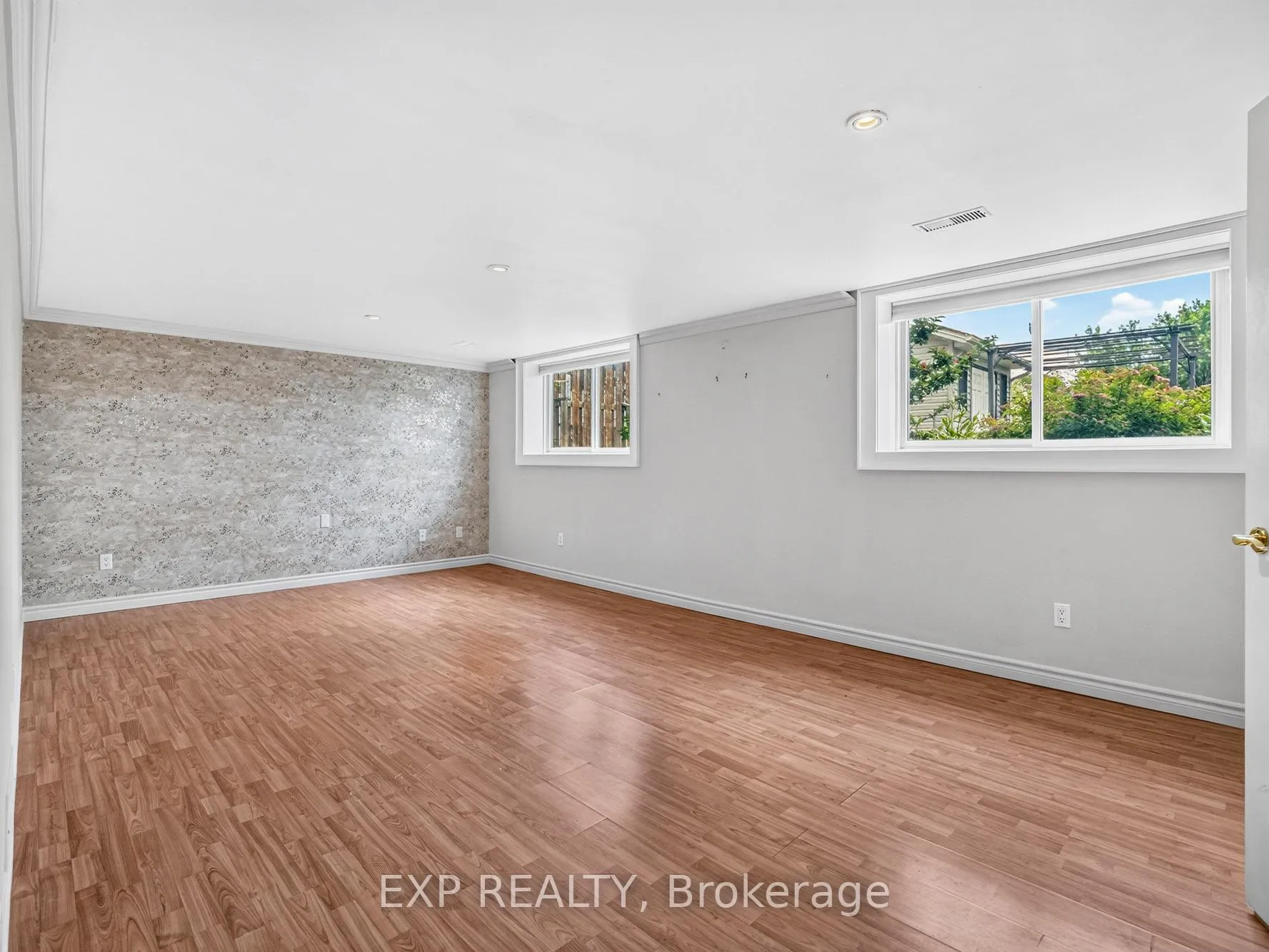 Photo 24 of 7350 Wilson Court, Niagara Falls, Oldfield — HOMEH
