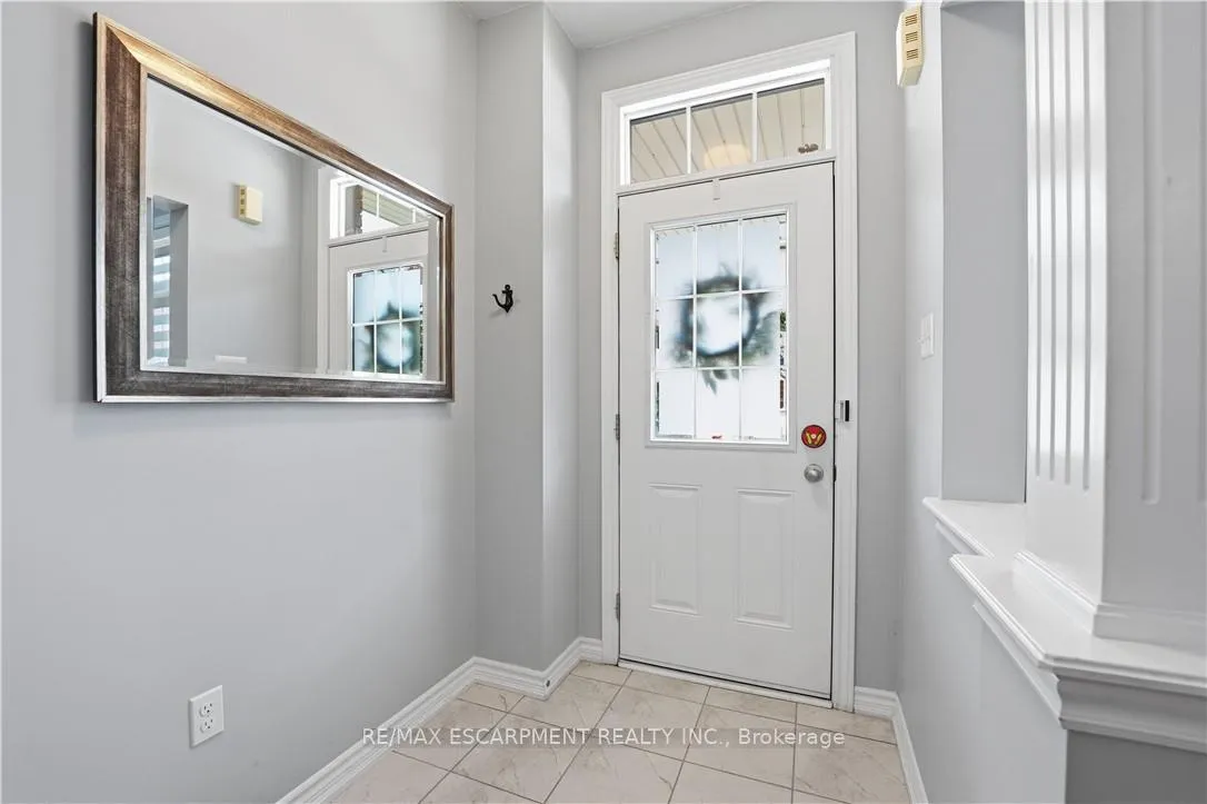 Photo 5 of Unit 33, 54 Nisbet Boulevard, Hamilton, Waterdown — HOMEH