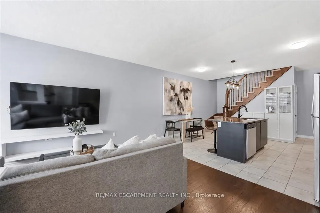 Photo 6 of Unit 33, 54 Nisbet Boulevard, Hamilton, Waterdown — HOMEH