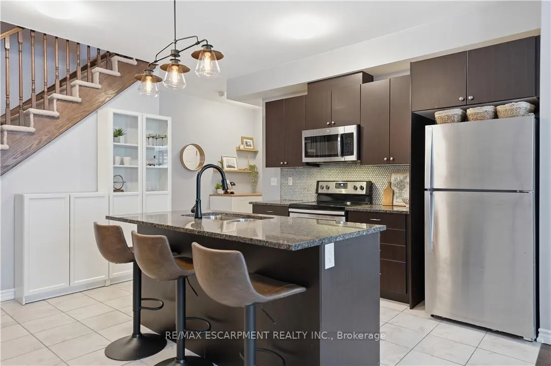 Photo 10 of Unit 33, 54 Nisbet Boulevard, Hamilton, Waterdown — HOMEH