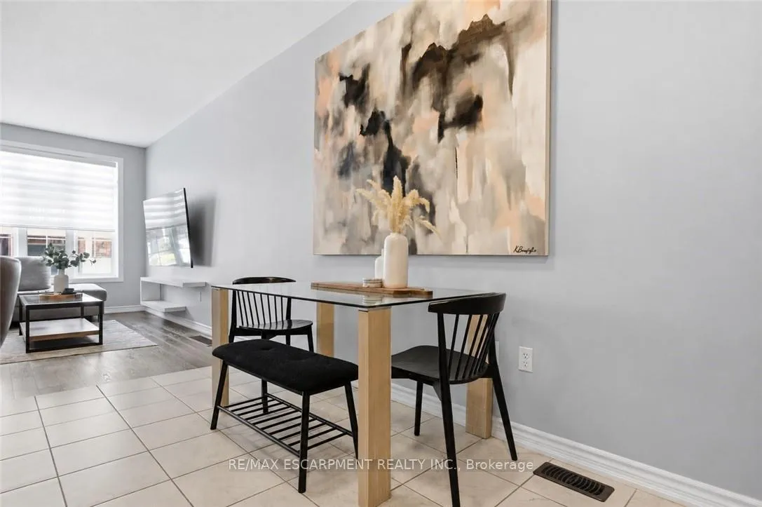 Photo 13 of Unit 33, 54 Nisbet Boulevard, Hamilton, Waterdown — HOMEH