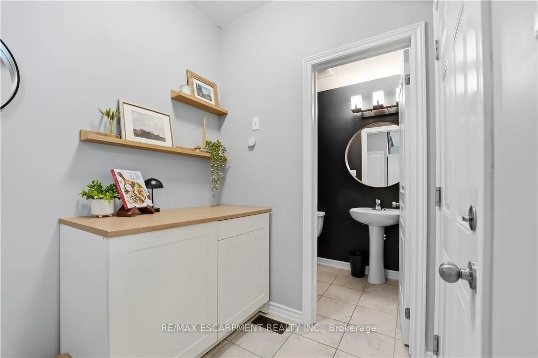 Photo 15 of Unit 33, 54 Nisbet Boulevard, Hamilton, Waterdown — HOMEH