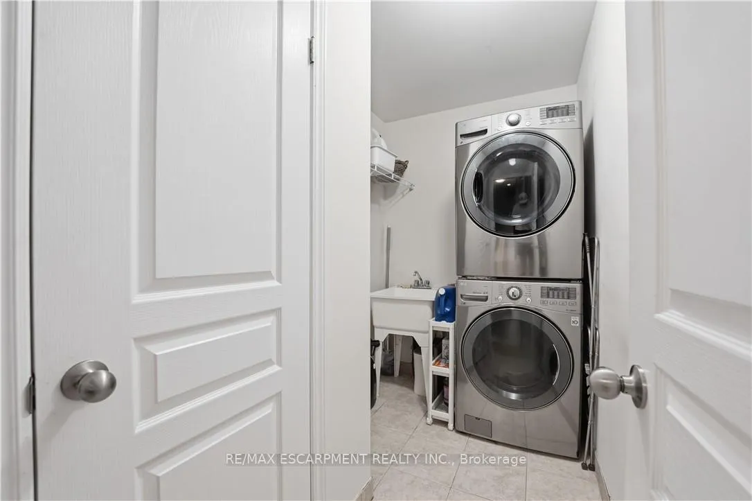 Photo 18 of Unit 33, 54 Nisbet Boulevard, Hamilton, Waterdown — HOMEH