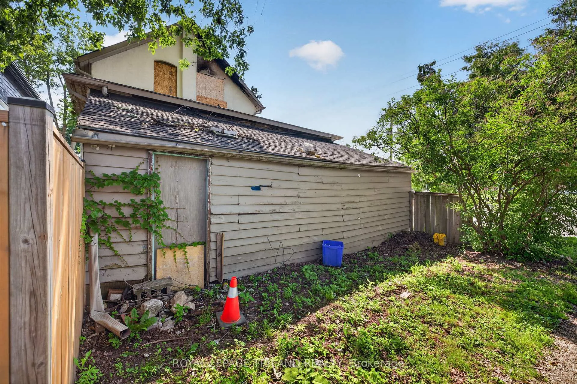 Photo 7 of 54 St Catharine Street, St. Thomas — HOMEH