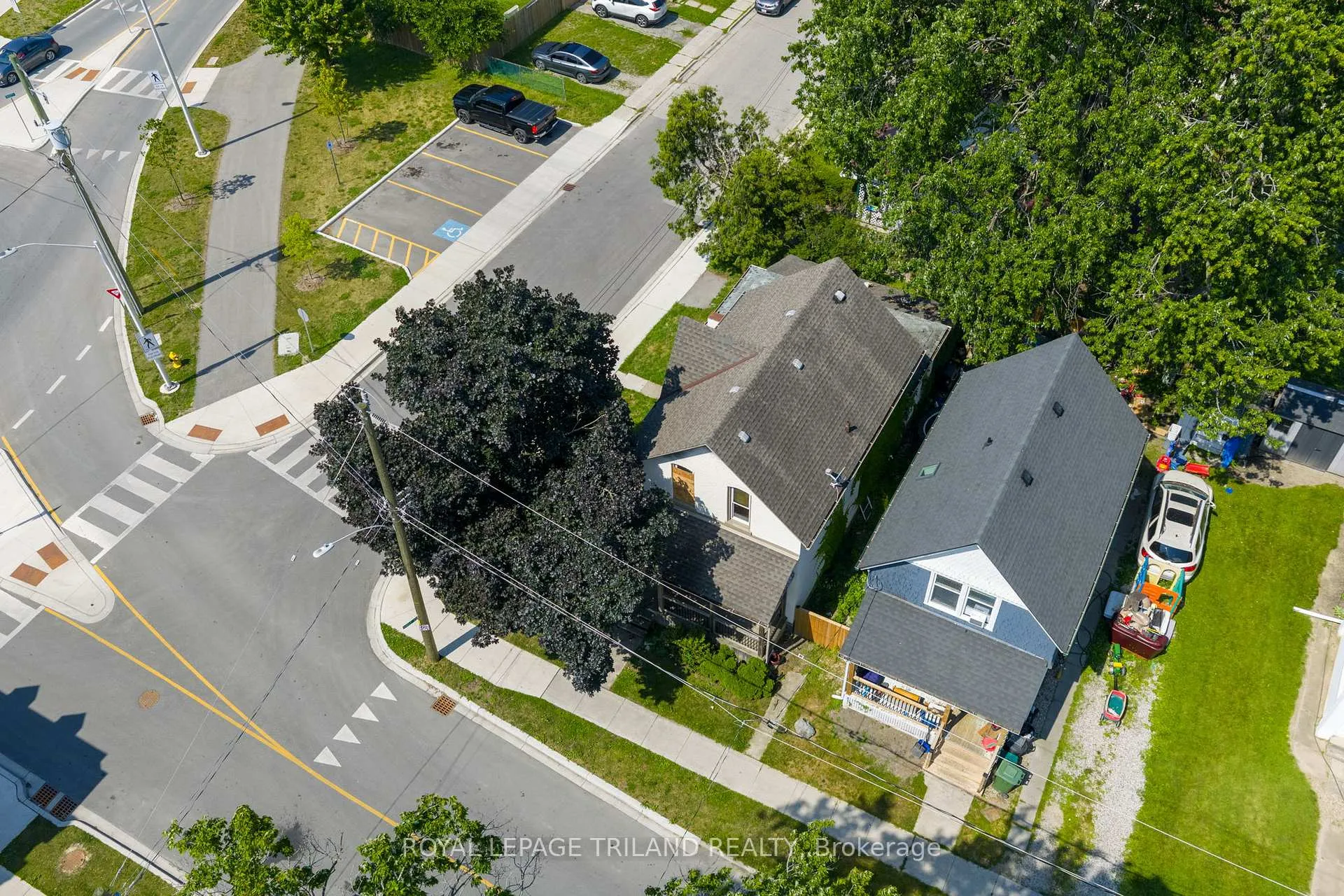 Photo 10 of 54 St Catharine Street, St. Thomas — HOMEH