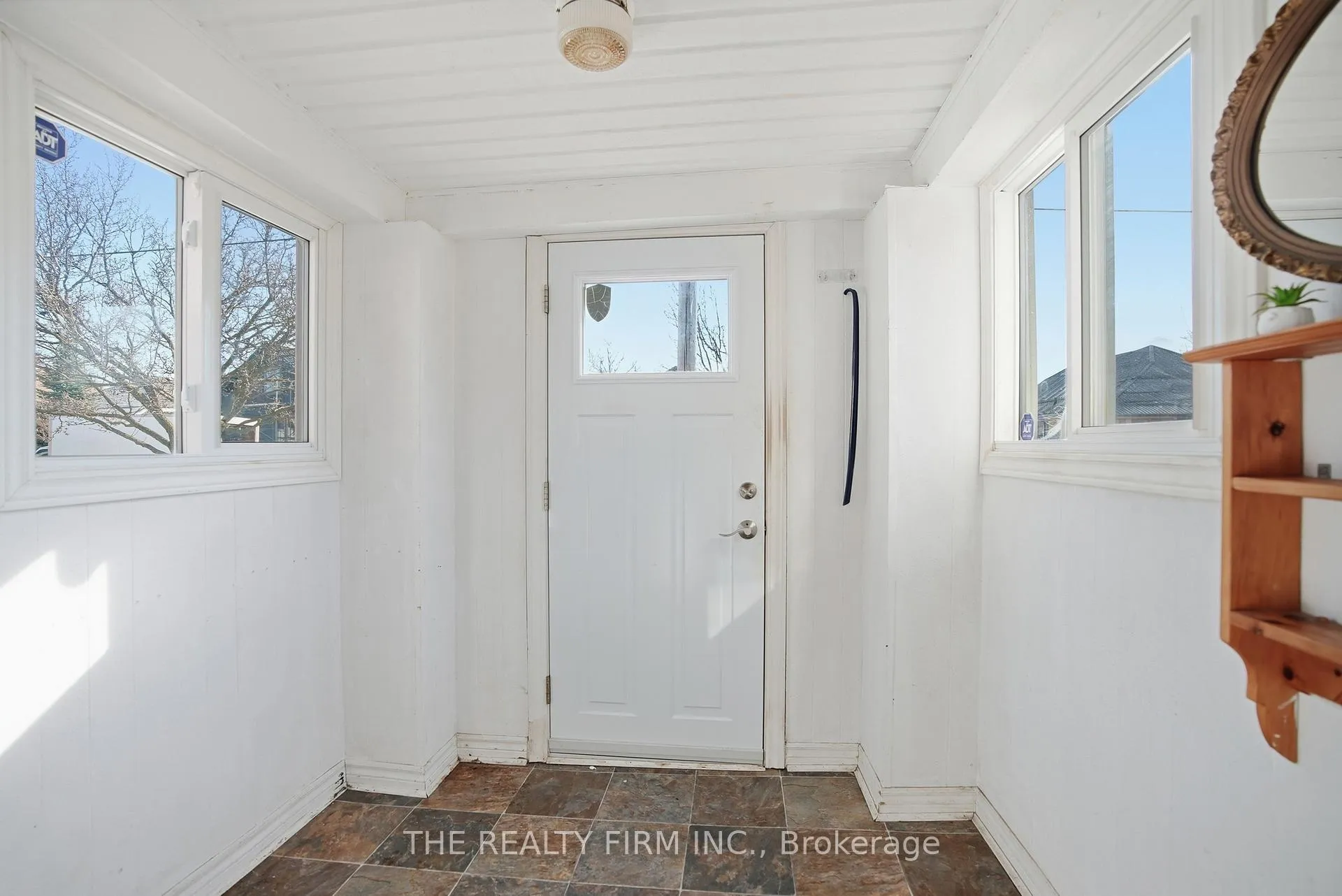 Photo 6 of 151 Brisbin Street, London, East M — HOMEH