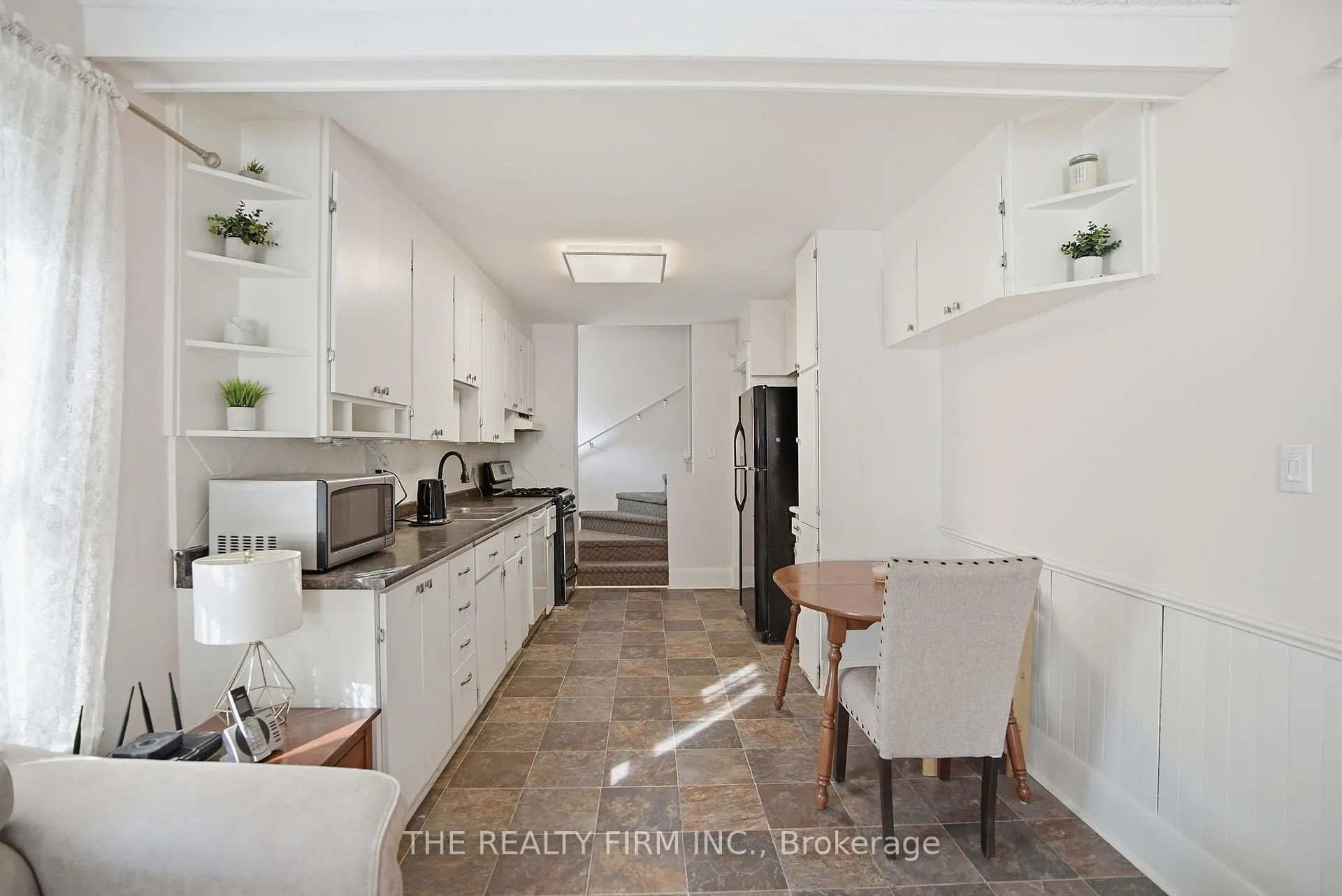 Photo 8 of 151 Brisbin Street, London, East M — HOMEH