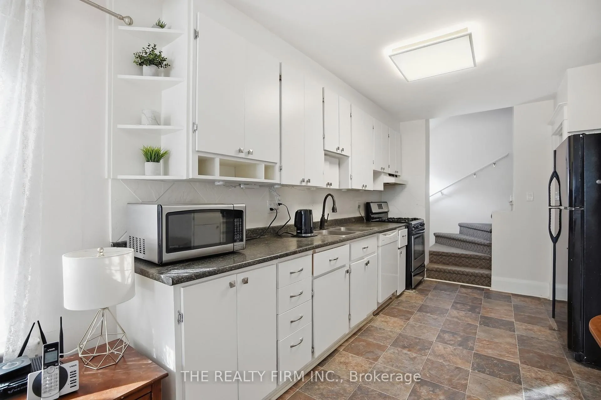 Photo 11 of 151 Brisbin Street, London, East M — HOMEH