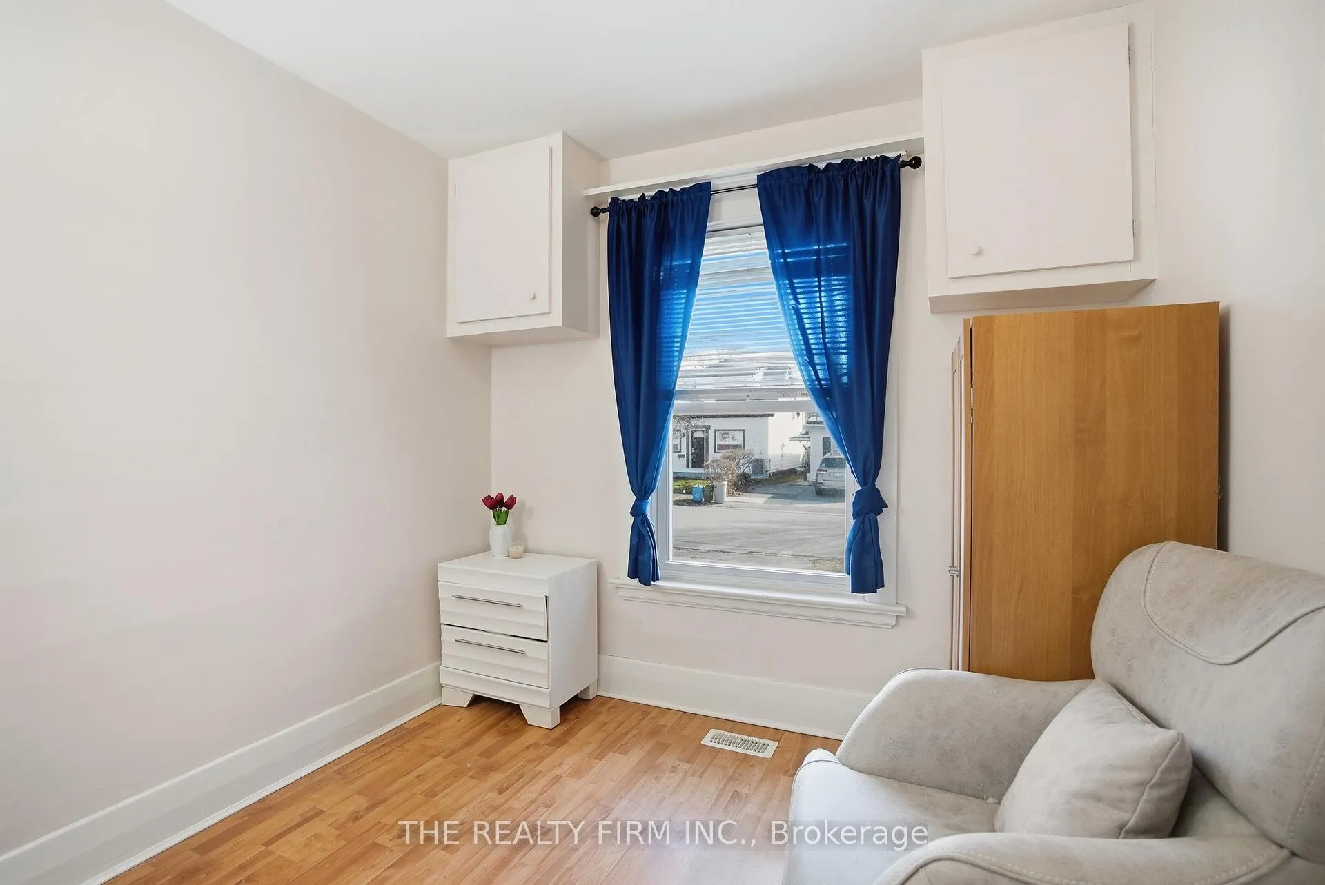 Photo 14 of 151 Brisbin Street, London, East M — HOMEH