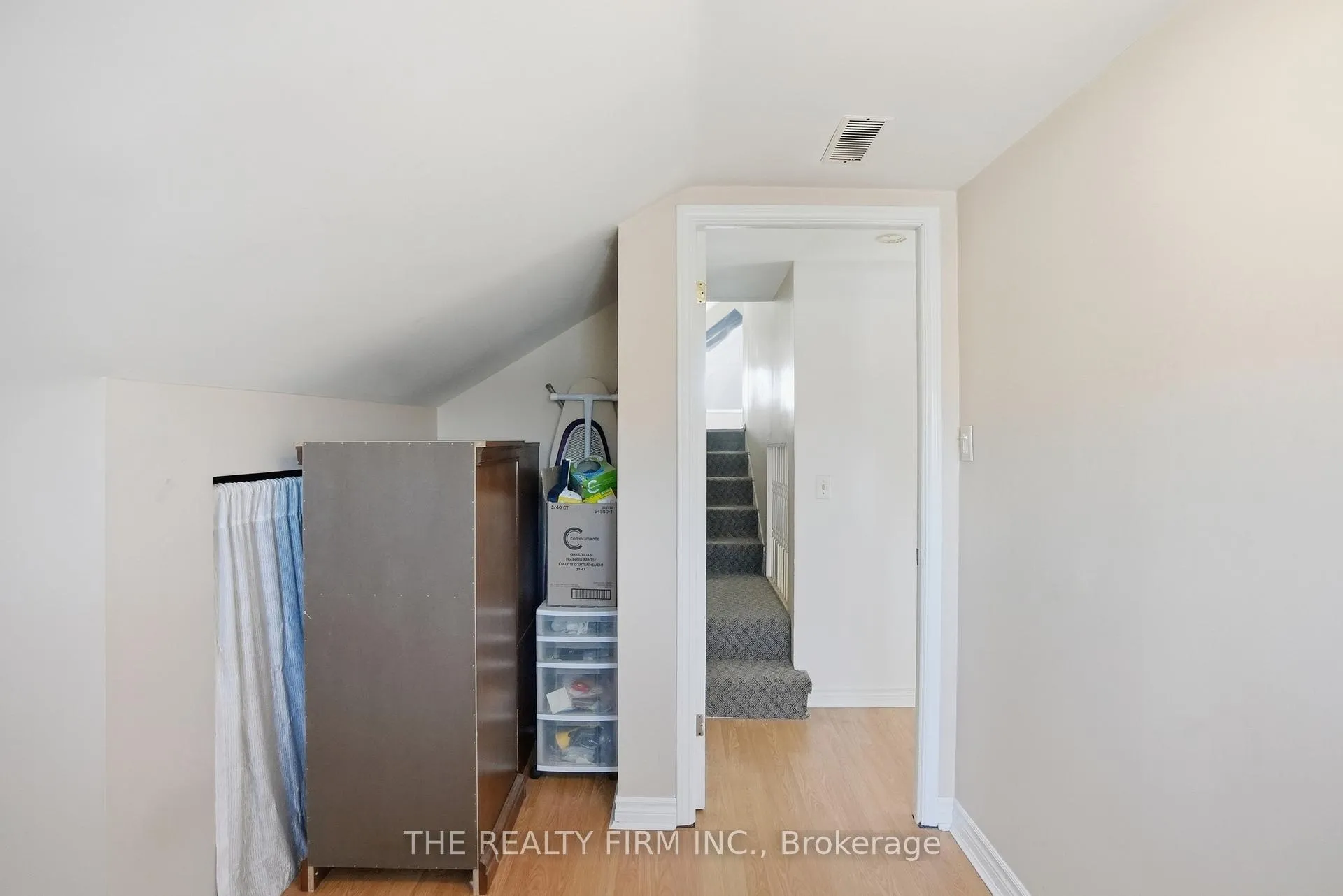 Photo 21 of 151 Brisbin Street, London, East M — HOMEH