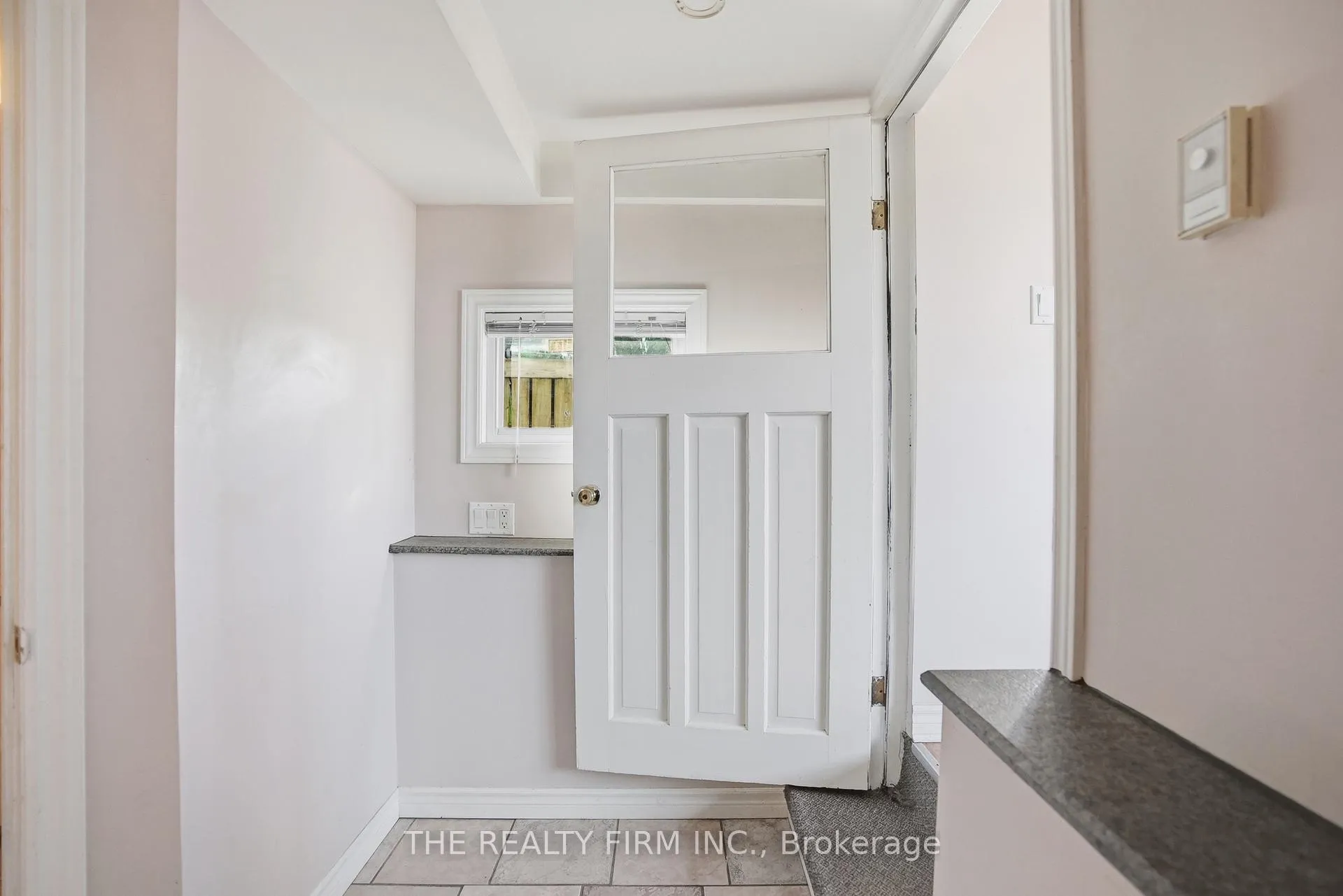 Photo 26 of 151 Brisbin Street, London, East M — HOMEH