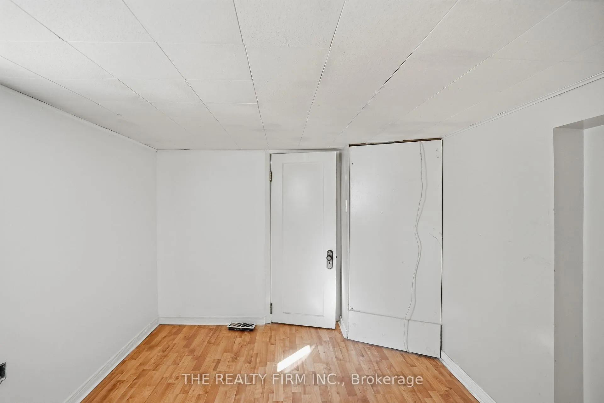 Photo 32 of 151 Brisbin Street, London, East M — HOMEH