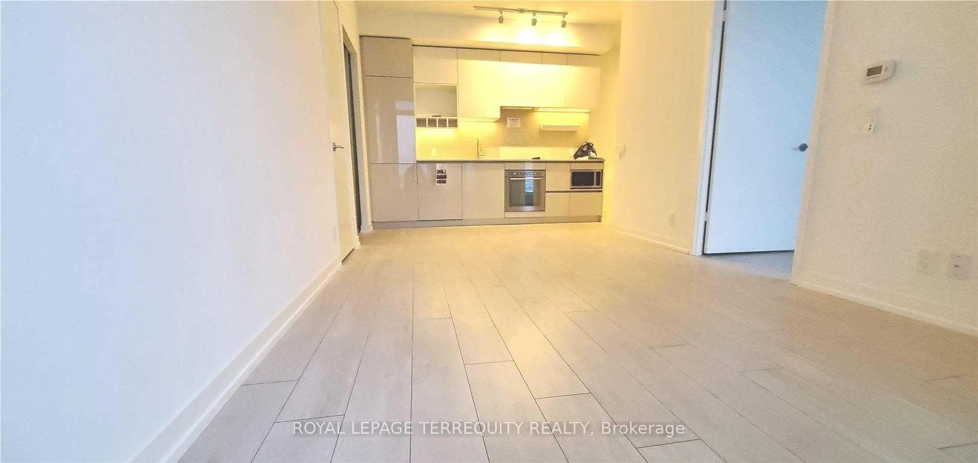 Photo 4 of Unit 1112, 5 Buttermill Avenue, Vaughan, Vaughan Corporate Centre — HOMEH