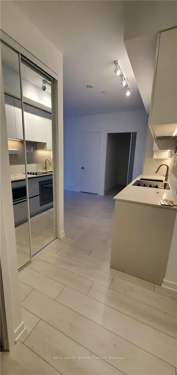 Photo 7 of Unit 1112, 5 Buttermill Avenue, Vaughan, Vaughan Corporate Centre — HOMEH