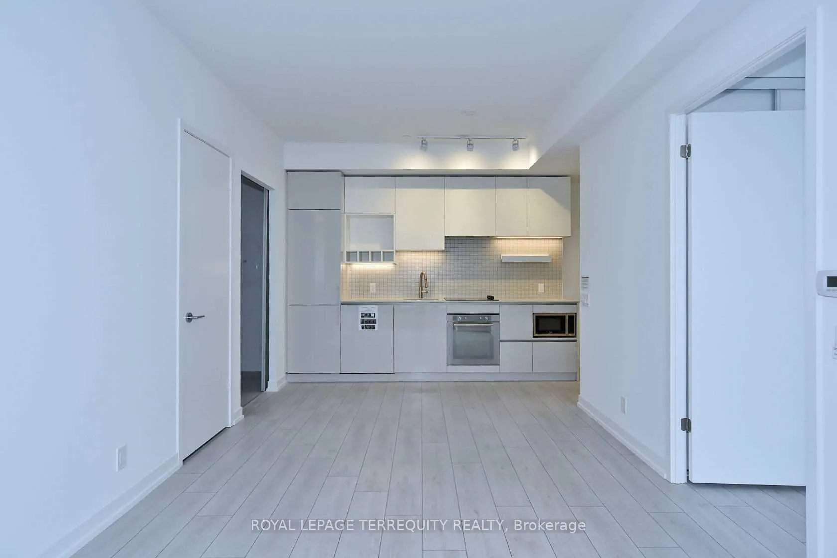 Photo 17 of Unit 1112, 5 Buttermill Avenue, Vaughan, Vaughan Corporate Centre — HOMEH