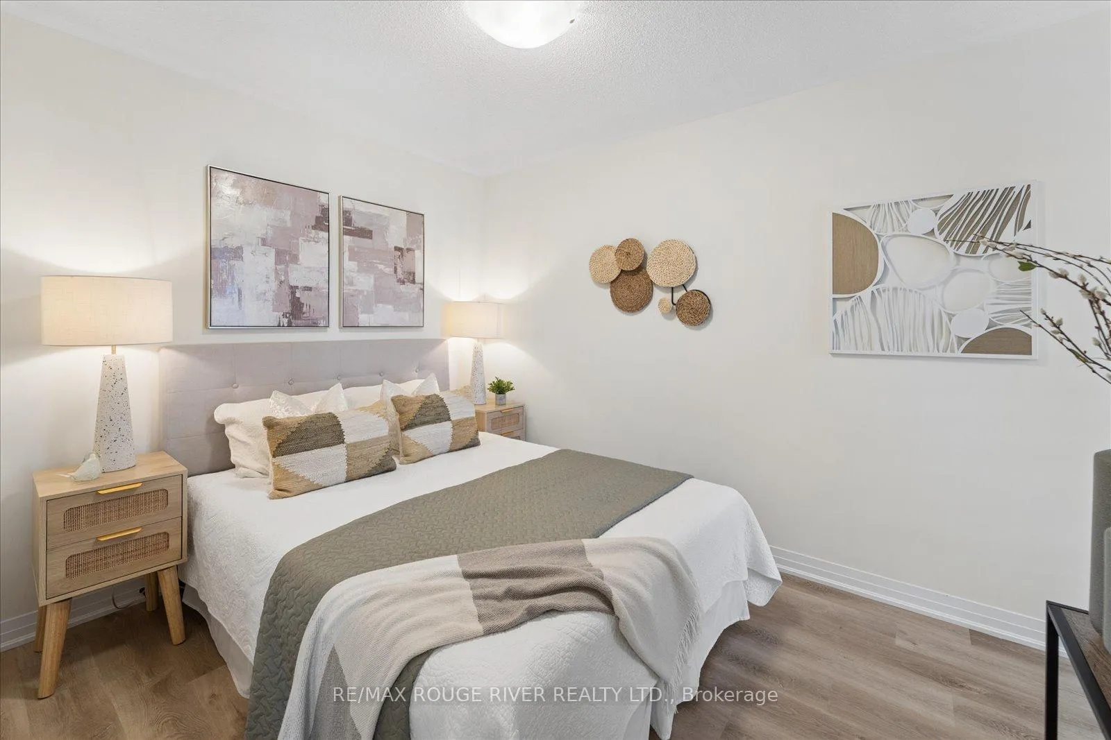 Photo 24 of 6 Esquire Way, Whitby, Taunton North — HOMEH