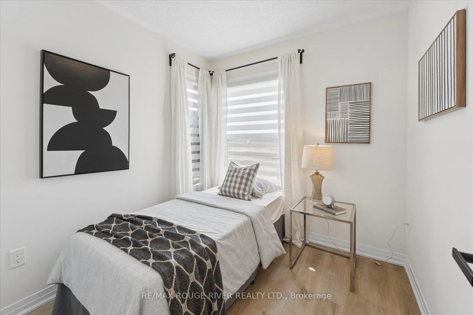 Photo 31 of 6 Esquire Way, Whitby, Taunton North — HOMEH