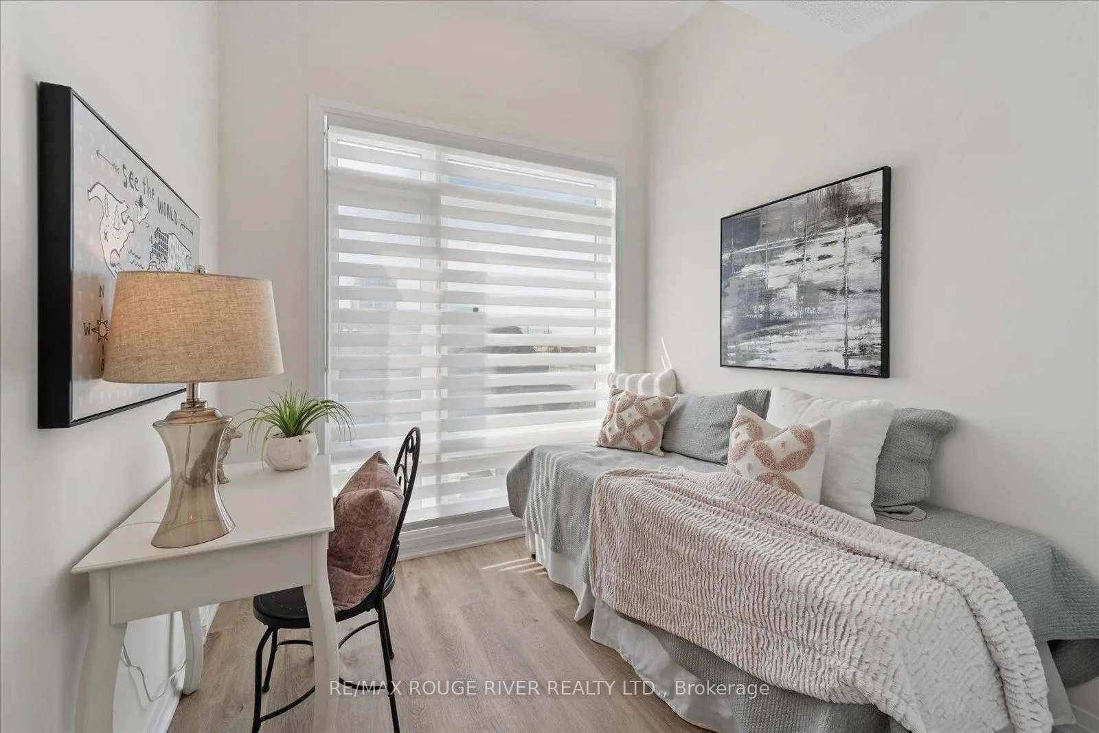 Photo 33 of 6 Esquire Way, Whitby, Taunton North — HOMEH
