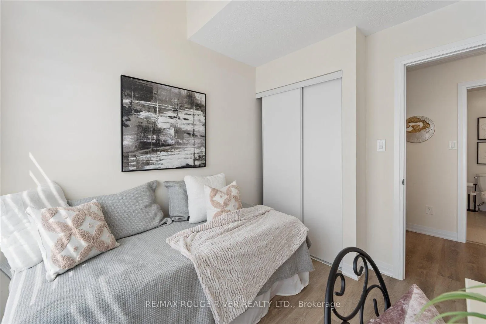 Photo 34 of 6 Esquire Way, Whitby, Taunton North — HOMEH