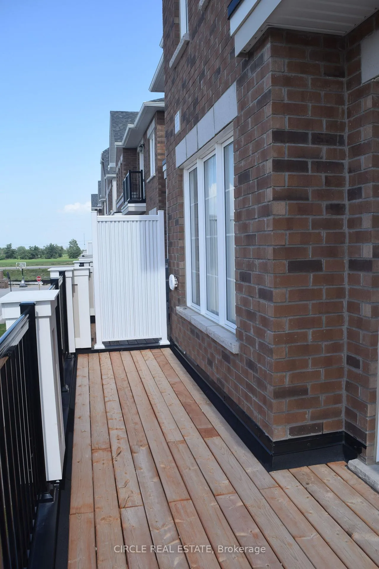 Photo 3 of 116 Ennerdale Street, Barrie, Rural Barrie Southwest — HOMEH